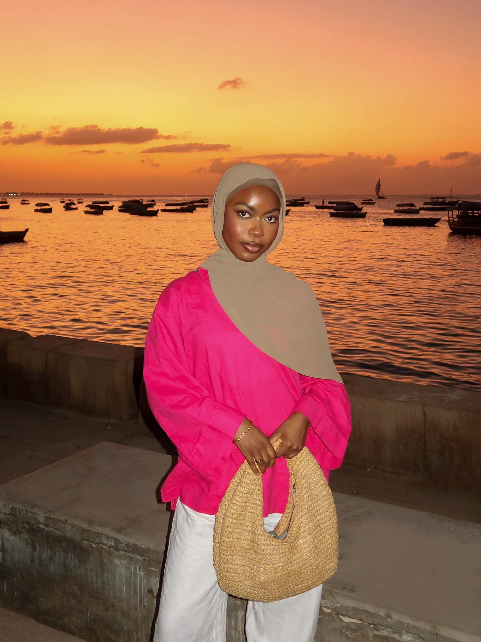 🏝️❣️🌹✨
Original trousers are from NA-KD but linked similar pairs