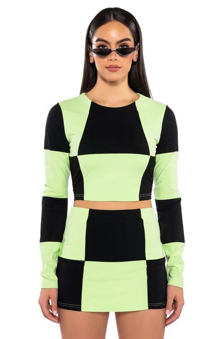 SHEGO SOFT STRETCH LONG SLEEVE CROP TOP in green multi | AKIRA