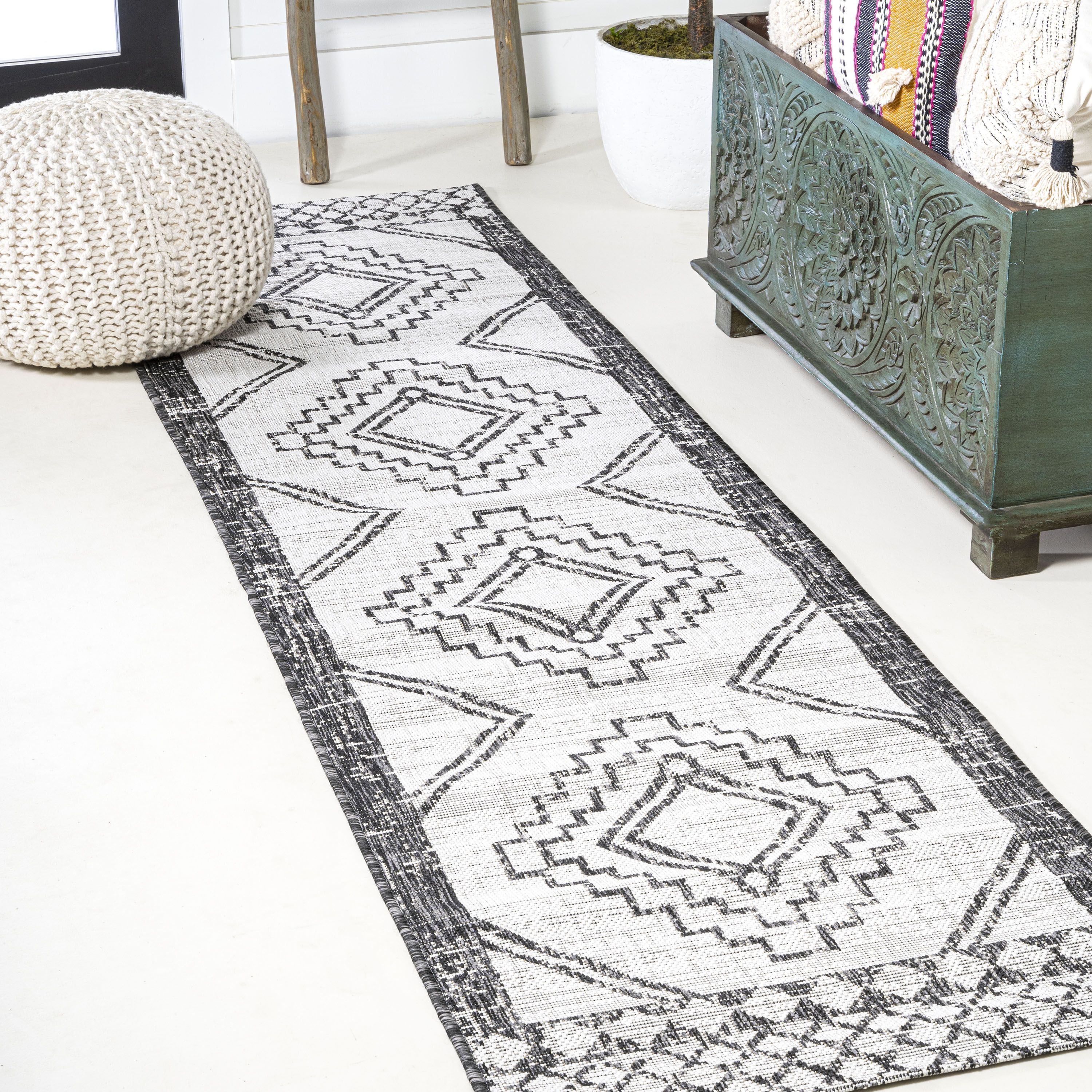 2'x8' Marokko Diamond Medallion Indoor/Outdoor Runner Rug, Ivory/Black - JONATHAN Y | Walmart (US)