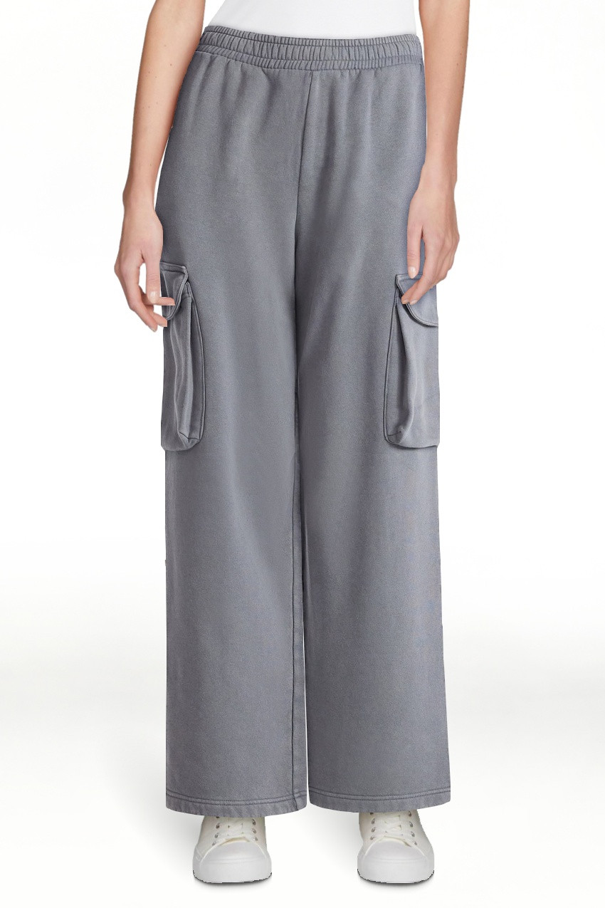 Scoop Women’s Mineral Washed Wide Leg Cargo Sweatpants, Sizes XS-XXL | Walmart (US)