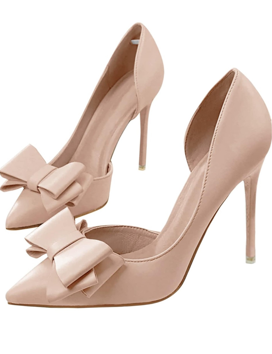 The cutest nude pumps! True to size. Comes in other colors. Love the elastic band for comfort in the back. The perfect shoe  

#LTKshoecrush #LTKstyletip #LTKfindsunder100