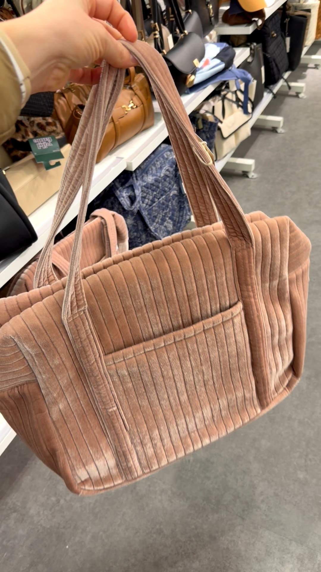 Weekender bag // duffle bag // under $40

#LTKTravel #LTKActive