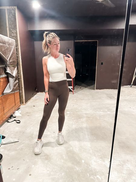 Workout outfit in the new gym 😍 I don’t even care that I am covered in drywall dust by the time I’m done. 🤣

#LTKFitness #LTKFindsUnder100 #LTKActive