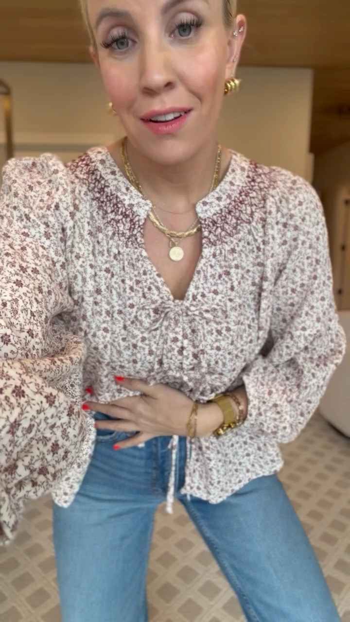 These jeans have gone viral for a reason! I love them so much!

#LTKootd #LTKFindsUnder100 #LTKFindsUnder50