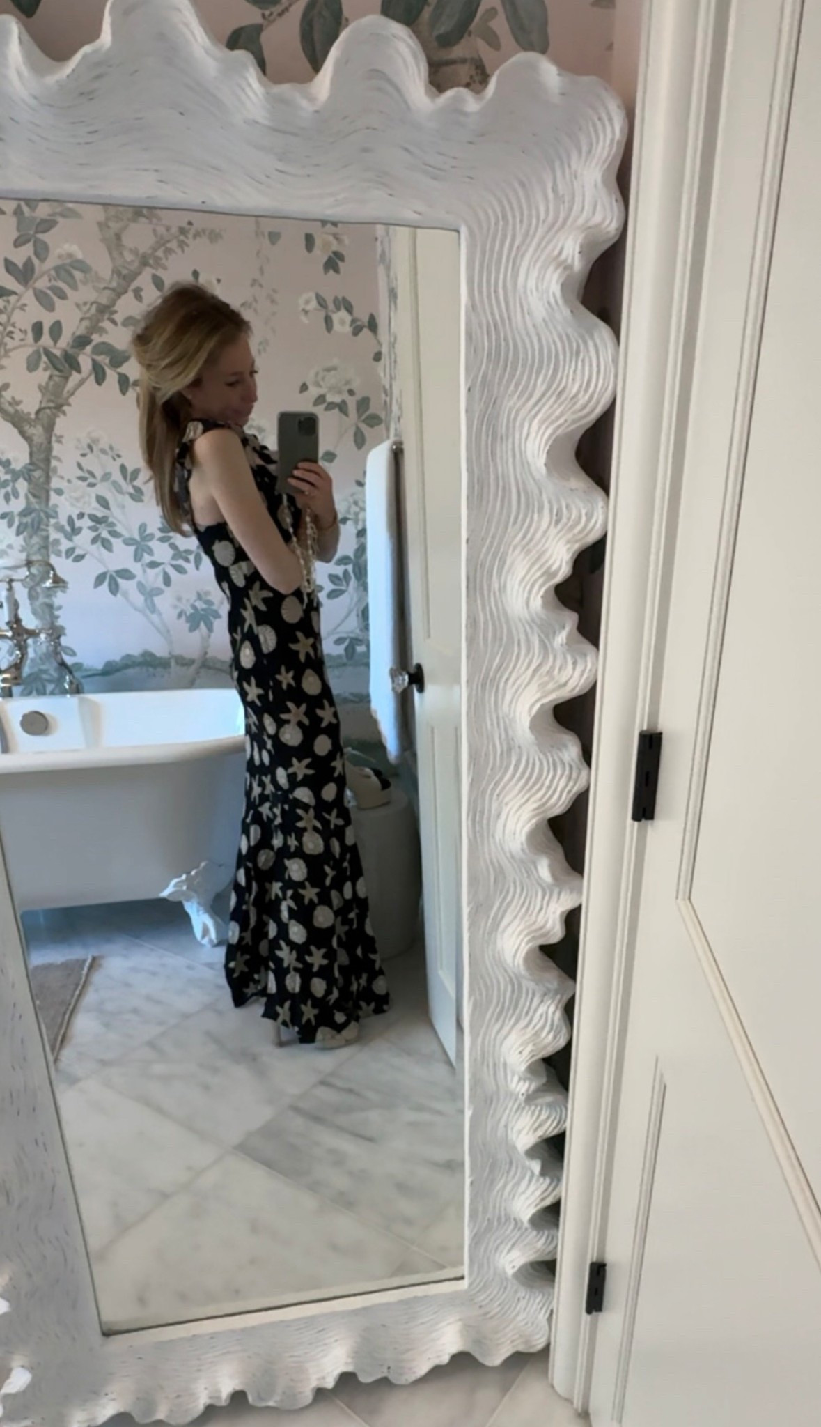 Love a shell dress, especially one that’s under $300! This is an XS and fits great. Would work for a beach rehearsal dinner or wedding! 

#LTKTravel #LTKStyleTip #LTKSeasonal