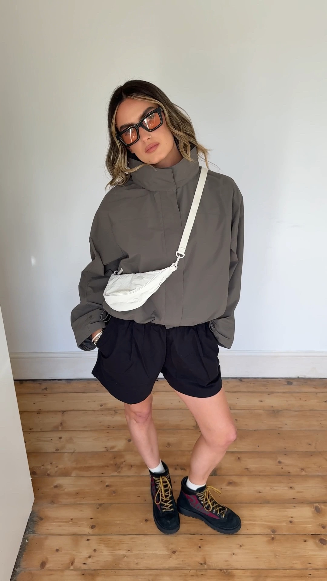 Uniqlo, Uniqlo jacket, khaki jacket, black shorts, Uniqlo round bag

#LTKsummer #LTKspring #LTKuk