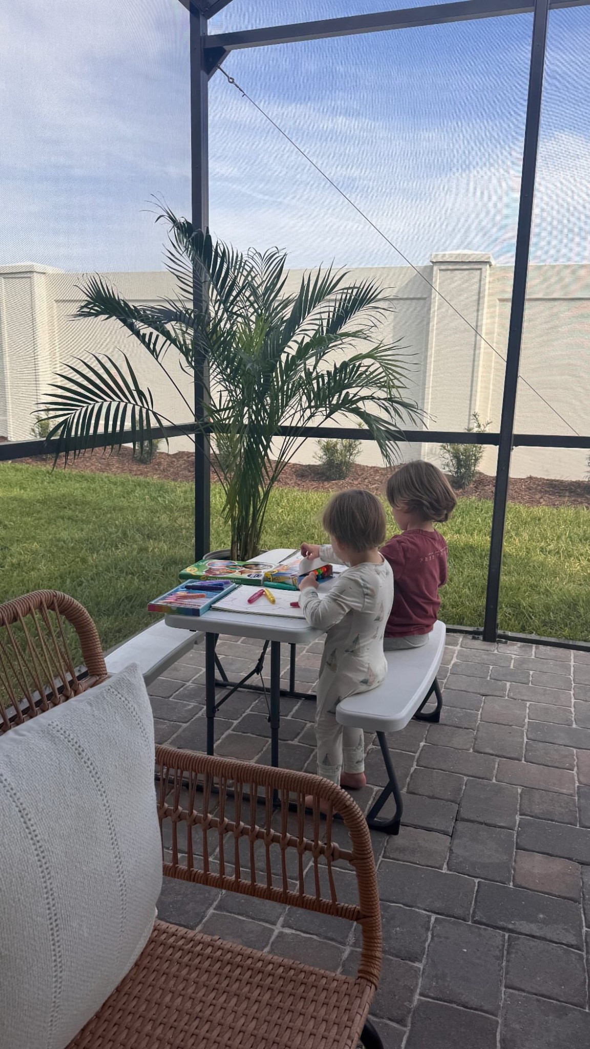 Cute outdoor set up for the boys!

kids | outdoor table | art supplies