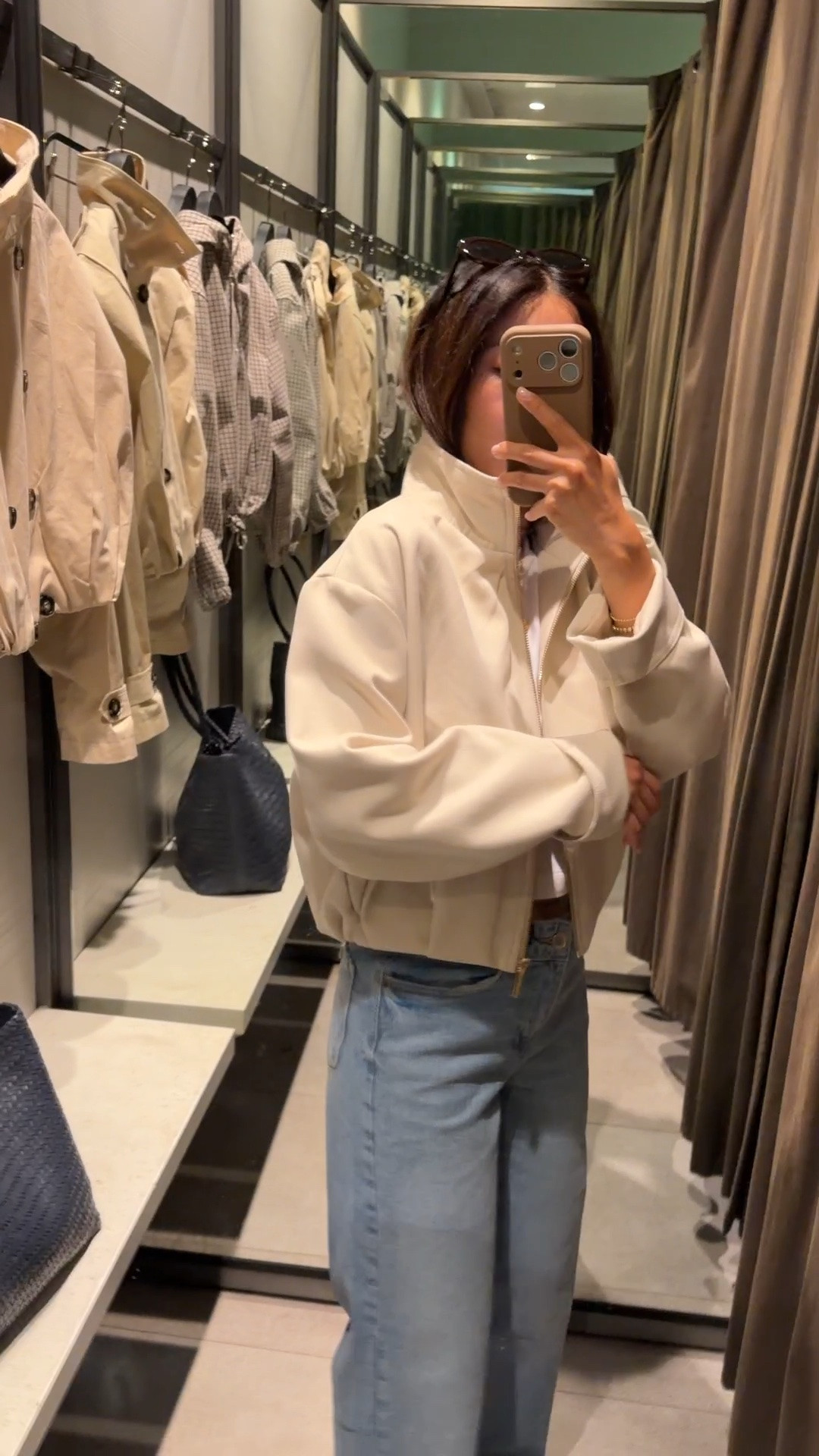 Size info below! • Zara bomber jacket XS, petite friendly, I fold the sleeves up once 
• Zara jeans US2, I could prob fit a 0, fyi the white wash runs smaller than the blue 
• lululemon cotton cropped tee XXS.
• reformation sandals 5.5. I also like the Tkees linked in a size up (6). 
• Madewell tote