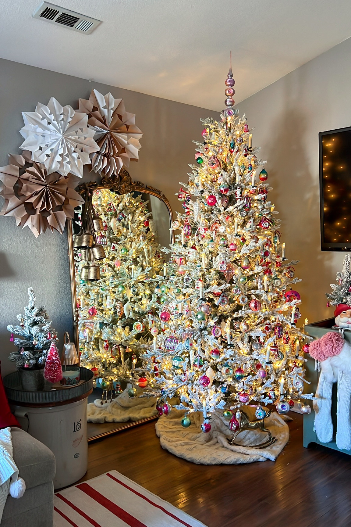 A vintage Christmas 🥰 

#LTKSeasonal #LTKhome #LTKHoliday