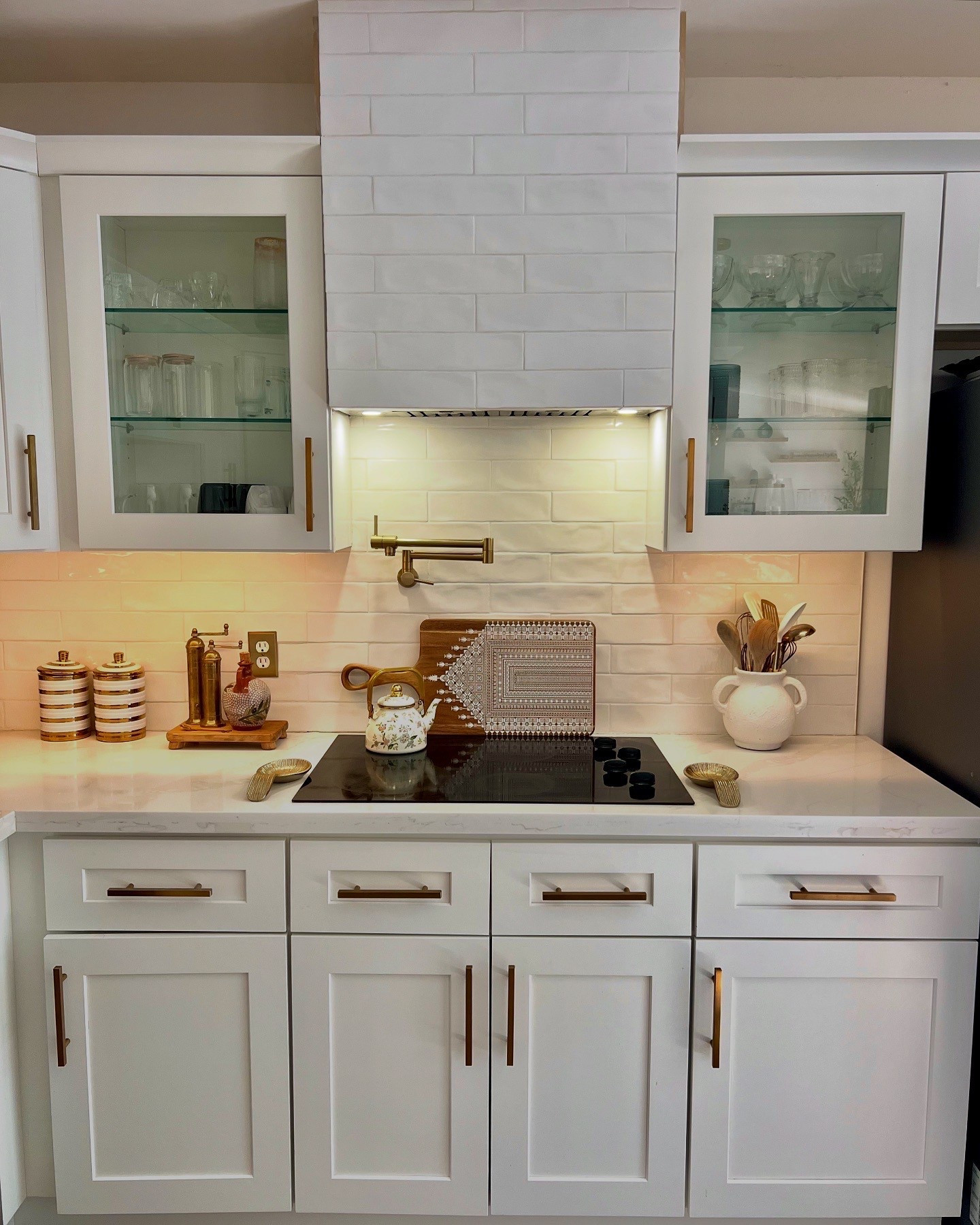 Tatreez cutting board 