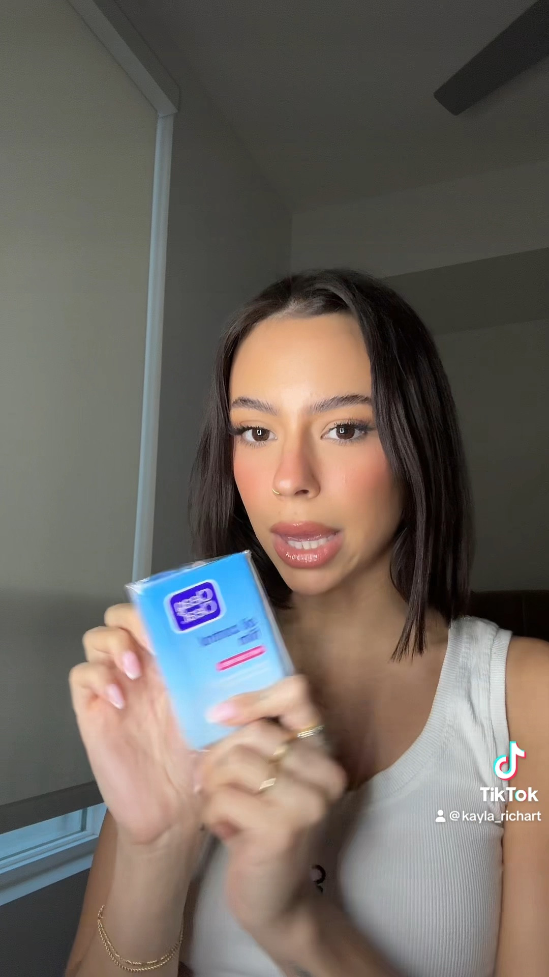 Recently re-discovered clean and clear blotting sheets and I’m in love 

#LTKbeauty #LTKstyletip #LTKVideo