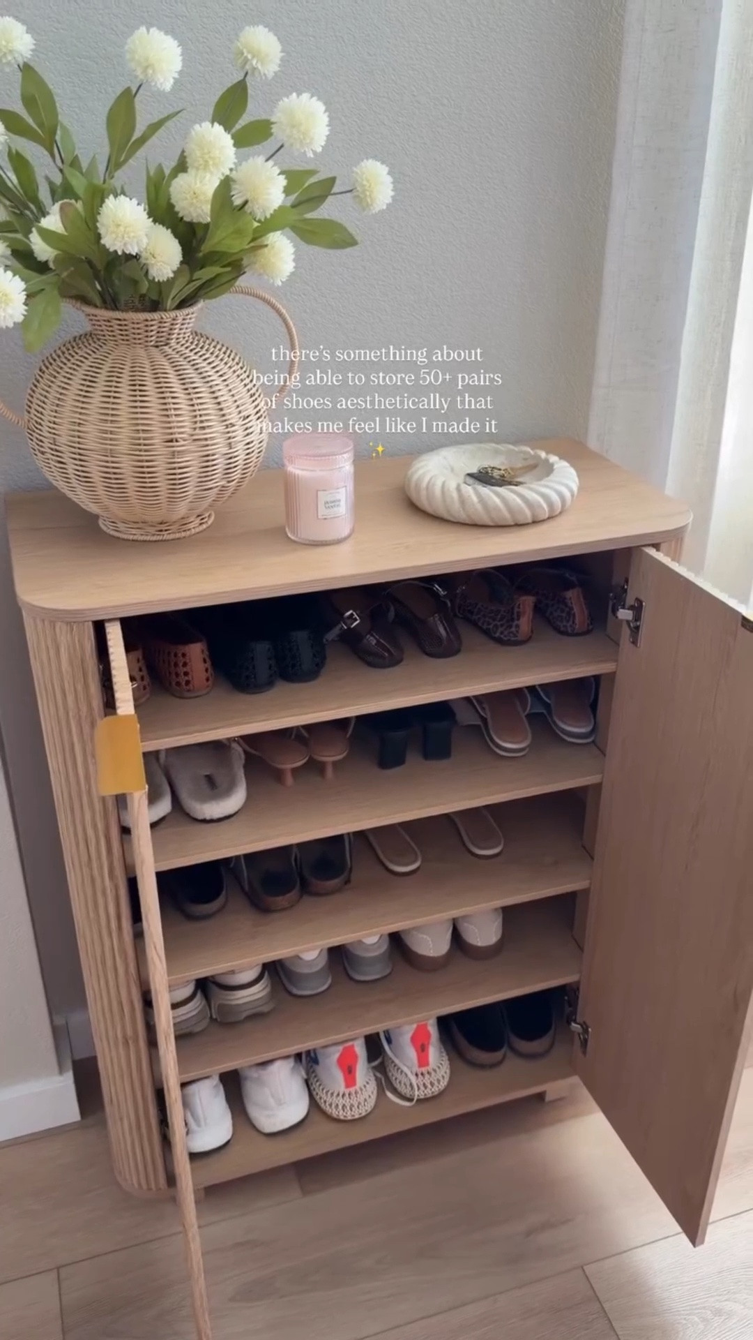 & the shelves are adjustable 👏🏼
#amazonhome #amazonfinds #organization #hack #home