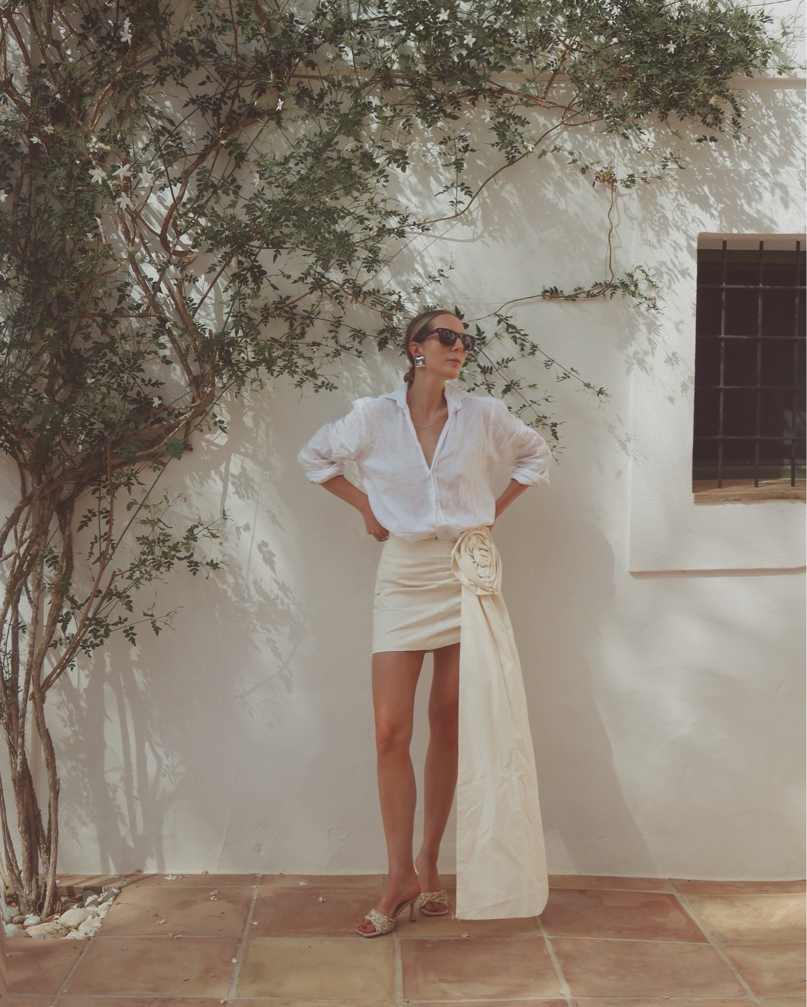 The most beautiful skirt and you guys loved it on Instagram

Floral skirt, mini skirt, white linen shirt, silver earrings, oversized earrings, mule heel shoes, summer skirts, revolve, with nothing underneath, summer outfit 

#LTKpartywear #LTKsummer #LTKluxury