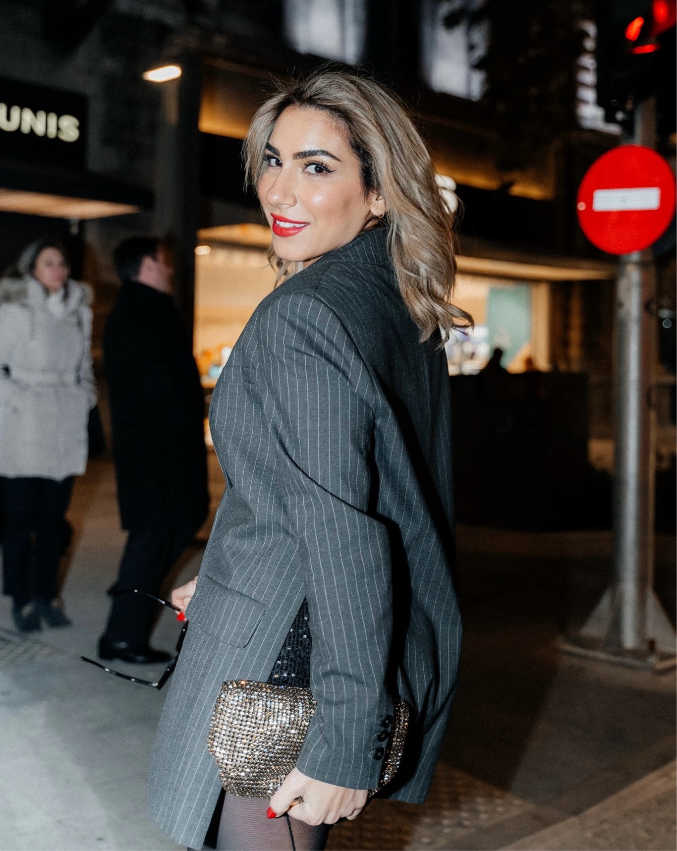 Dinner with friends ♥️✨ 💄 

#OOTN #OutfitOfTheNight #Blazer #OversizedBlazer #PinstripedBlazer #SparklyPants #HotPants #BlackTights #OverTheKneeBoots #SuedeBoots #BlackBra #RedLipstick #FireLipstick #SparklyBag #GoldBag #FashionInspo #EveningStyle #PartyOutfit #ChicStyle #FashionDetails #Trendsetter #greyblazer #blacklacebra #sparklyseason #partyseason 

#LTKpartywear #LTKstyletip #LTKluxury