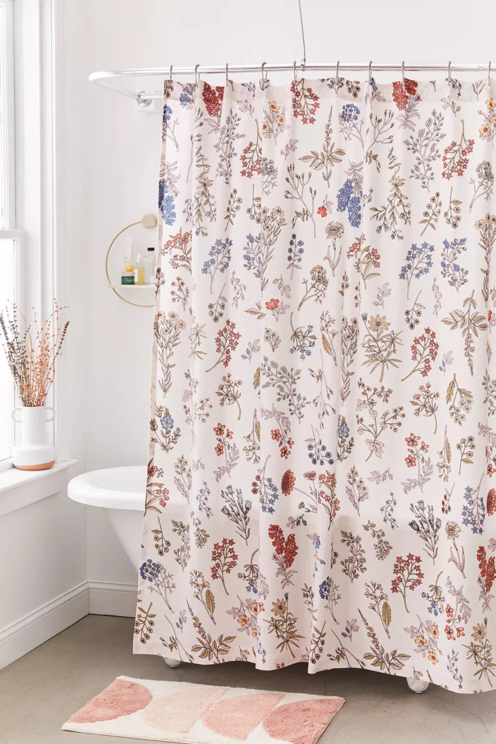 Myla Floral Shower Curtain | Urban Outfitters (US and RoW)