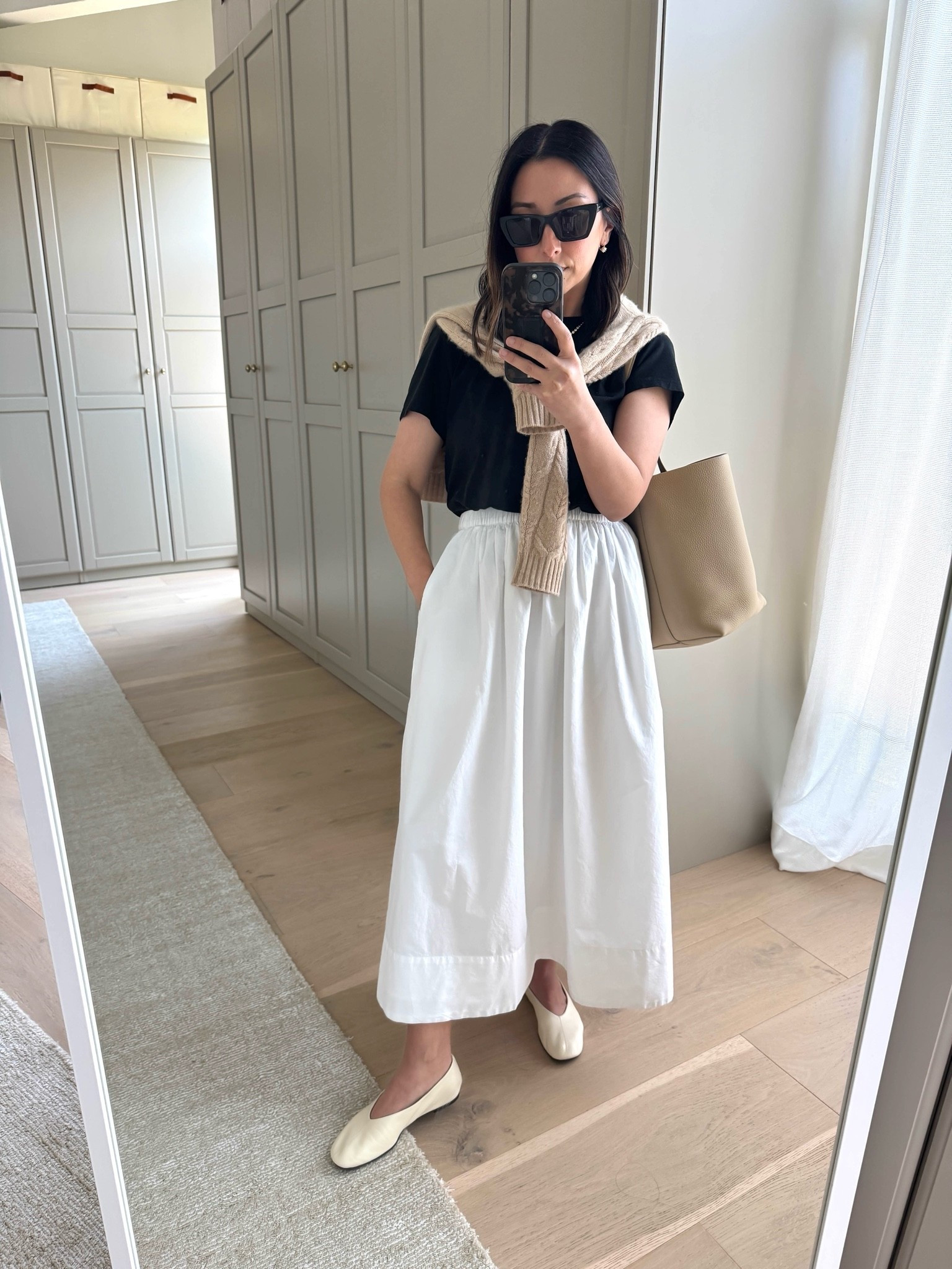 One of my favorite color combos to look elevated - works every time!

Everlane box cut tee medium
Sweater is old - linked similar
Aritzia skirt xs
Reformation flats 5
The row bag medium 
Dorsey James necklace 15”
Electric Picks sunglasses 
Quince sunglasses
YSL sunglasses

#LTKootd #LTKmomlife #LTKPetite