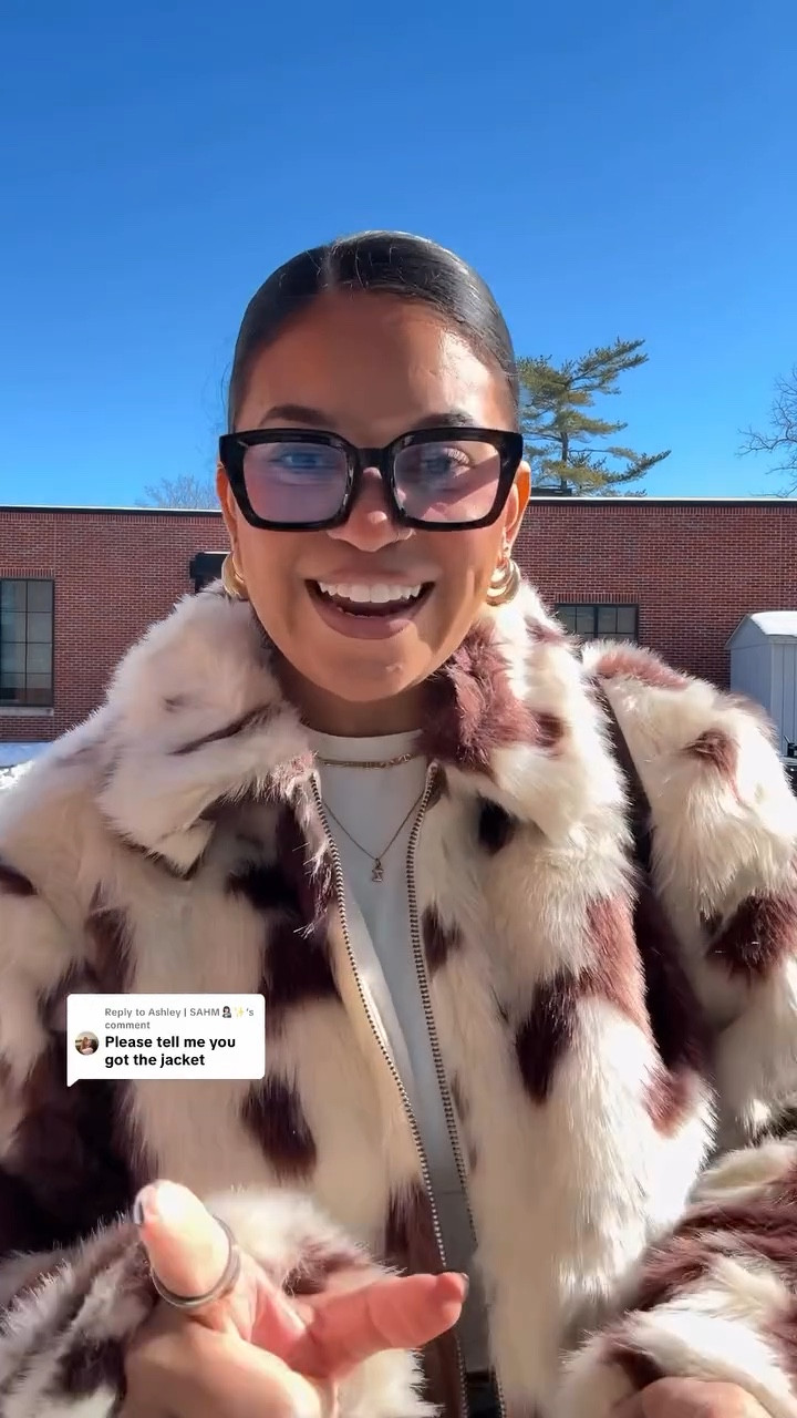 saw this jacket back in December at @target and it’s still in stores now, so i couldn’t pass it up this time! 🤎 #ootd #targetfinds #outfits #microinfluencer

#LTKootd #LTKgrwm