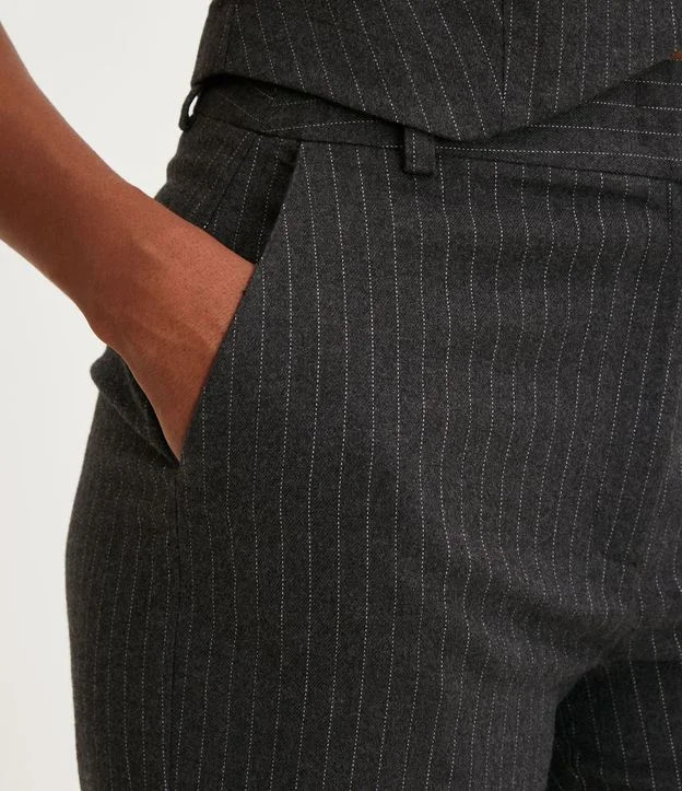 Calça Reta Alfaiataria com Estampa Risca de Giz Cinza - Lojas Renner | Renner (BR)