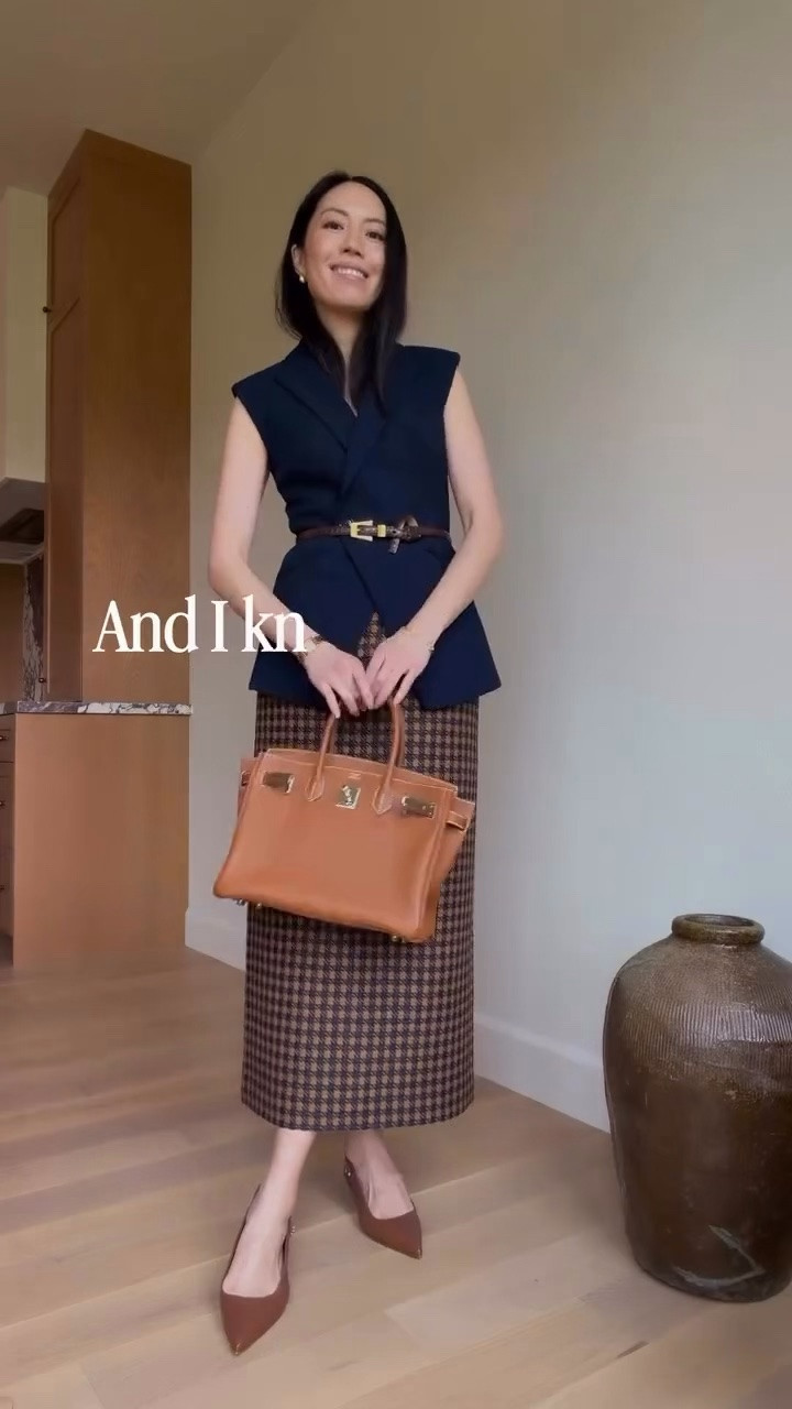 I linked some of my favorite colorful wardrobe essentials here.

#falloutfit
#colorfulstyle
#classicstyle
#longskirt
#classicfashion
