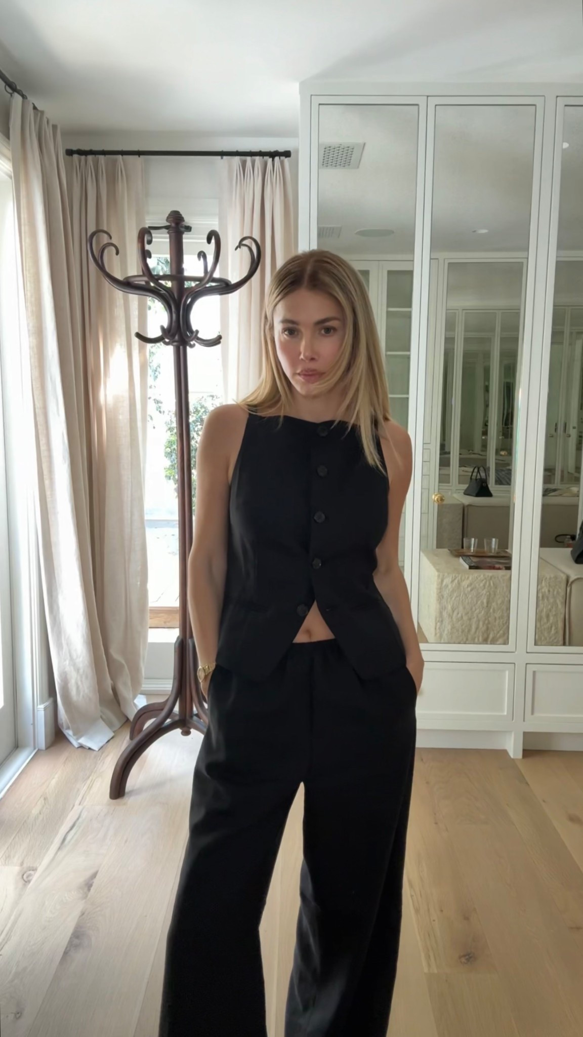 summer staples! Pants are 40% off right now til 4/6!