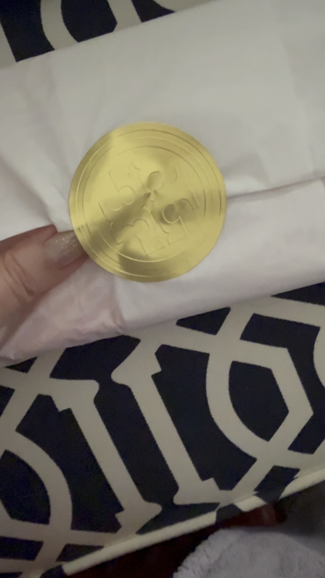 Tory Burch SUBLIME SMALL GIFT SET

The ultimate state of being. The feeling and sense of self. Sublime by Tory Burch is the intriguing alchemy of leather blended with delicate rose and Osmanthus flower, earthy vetiver and bright mandarin to create a scent with a unique and sexy dimension. Tory created Sublime in collaboration with the world's leading perfumers using the highest-quality ingredients

#LTKGiftGuide #LTKHoliday #LTKBeauty