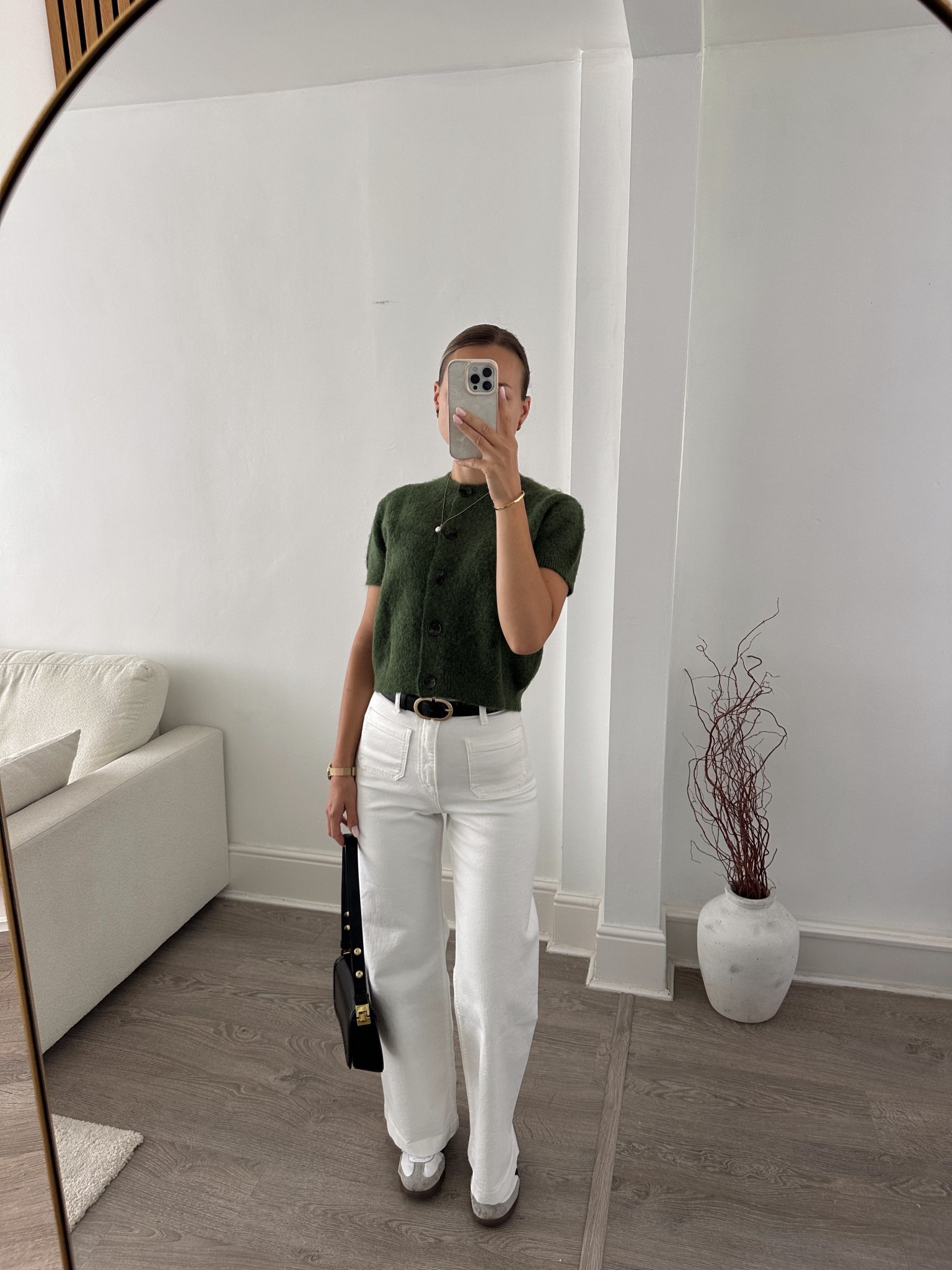 Cardi, denim & trainers on repeat 🍂
This short sleeve cardigan! WOW ZARA

#LTKeurope #LTKuk #LTKautumn