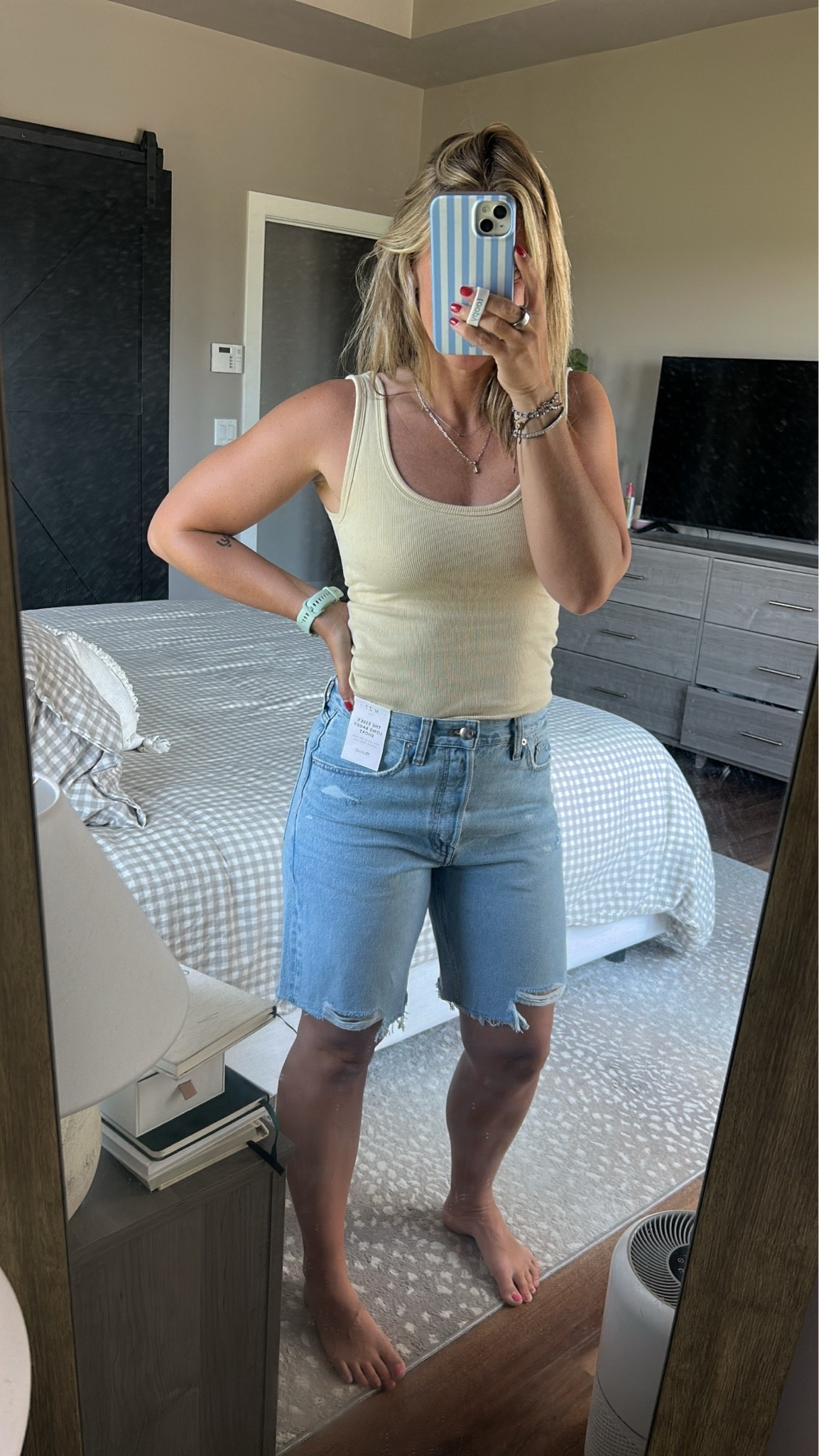 Small @abercrombie bra-free tank
@Madewell long shorts run TTS - size up for an extra baggy fit (wearing a 27)

#LTKSeasonal #LTKootd #LTKxAbercrombie