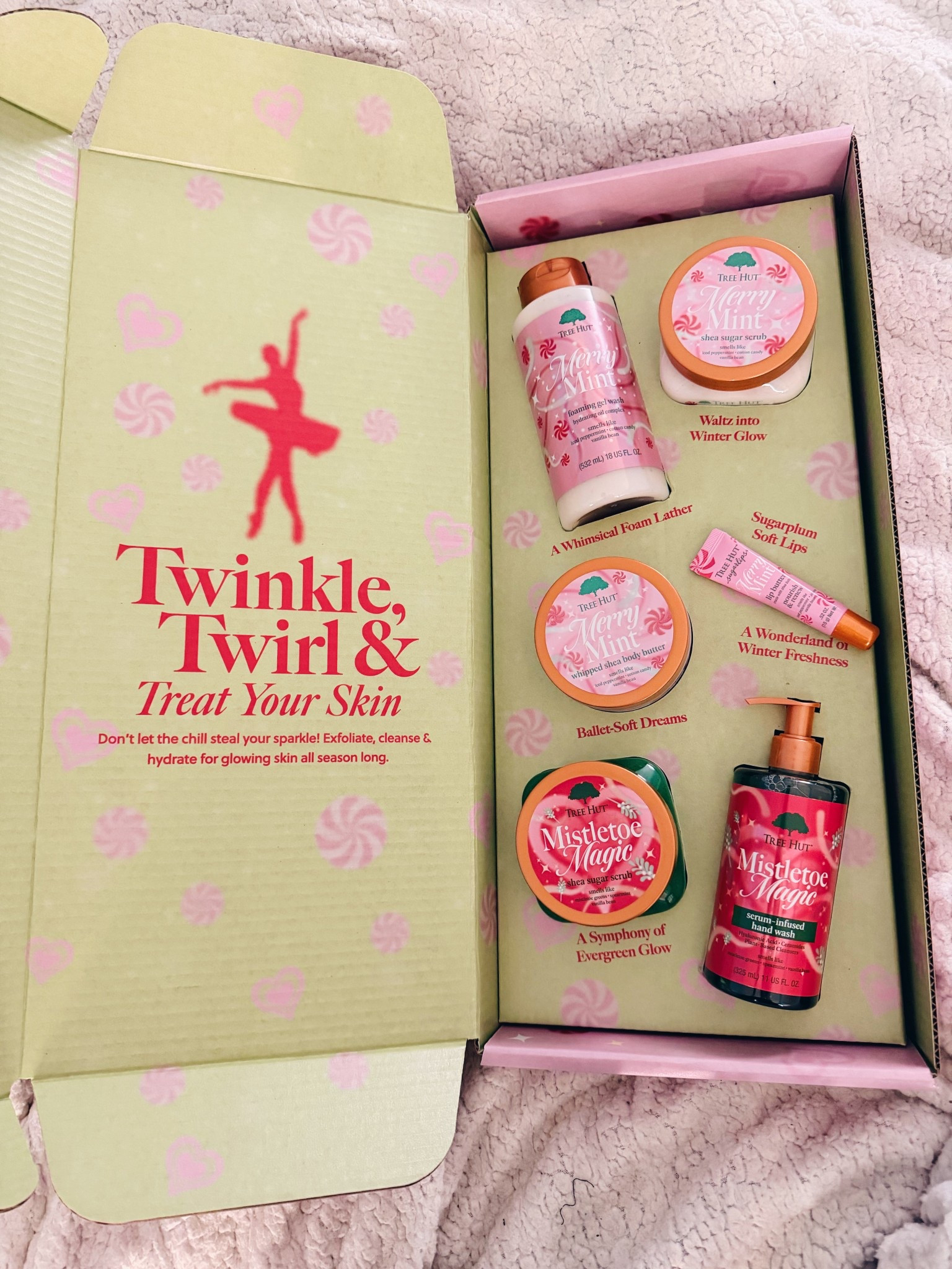 TREE HUT HOLIDAY SCENTS👀🎄🥰 
•
•
•
•
#treehut #treehutholidaycollection #fyp #prhaul #christmas 

#LTKGiftGuide #LTKHoliday #LTKselfcare