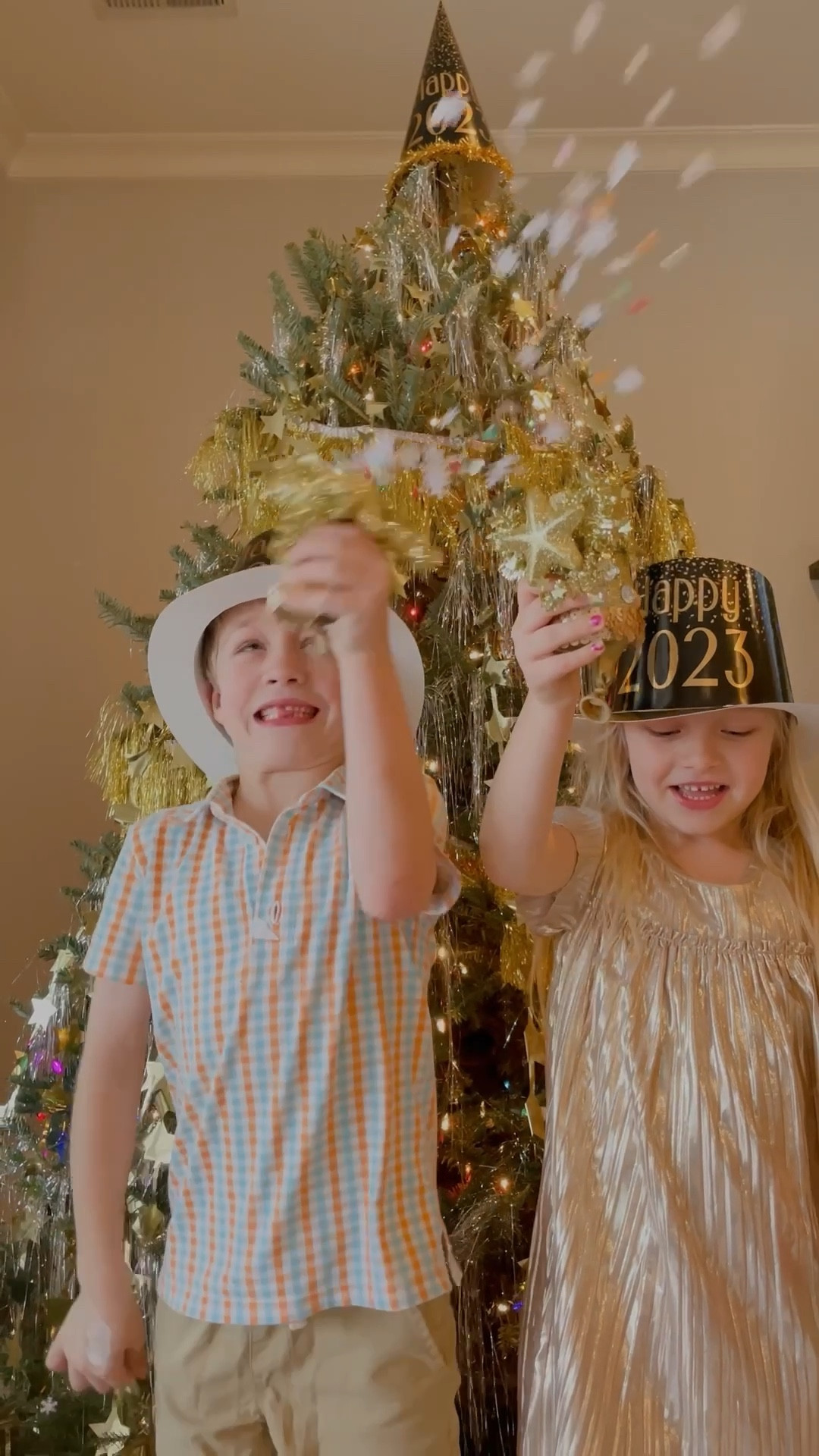 DIY New Years Eve Party Poppers! 🎉🪩 #nye #newyearseve #newyears #happynewyears 

#LTKSeasonal #LTKHoliday #LTKKids