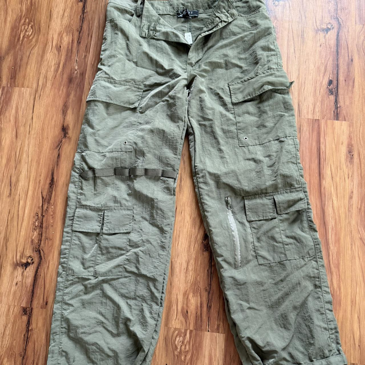 Forever 21 Women's Cargo Pants - Khaki/Green - XL | Depop US