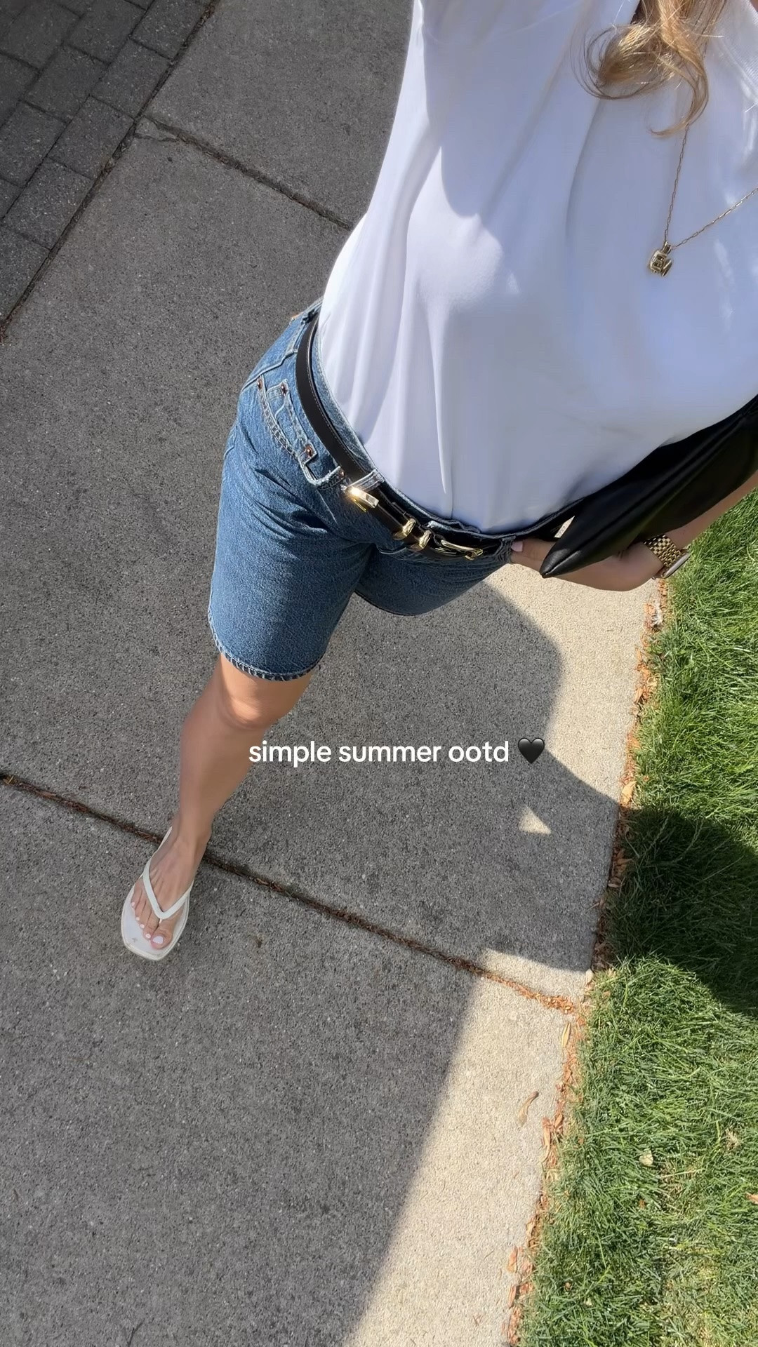Simple summer ootd

#LTKsummer #LTKjeans