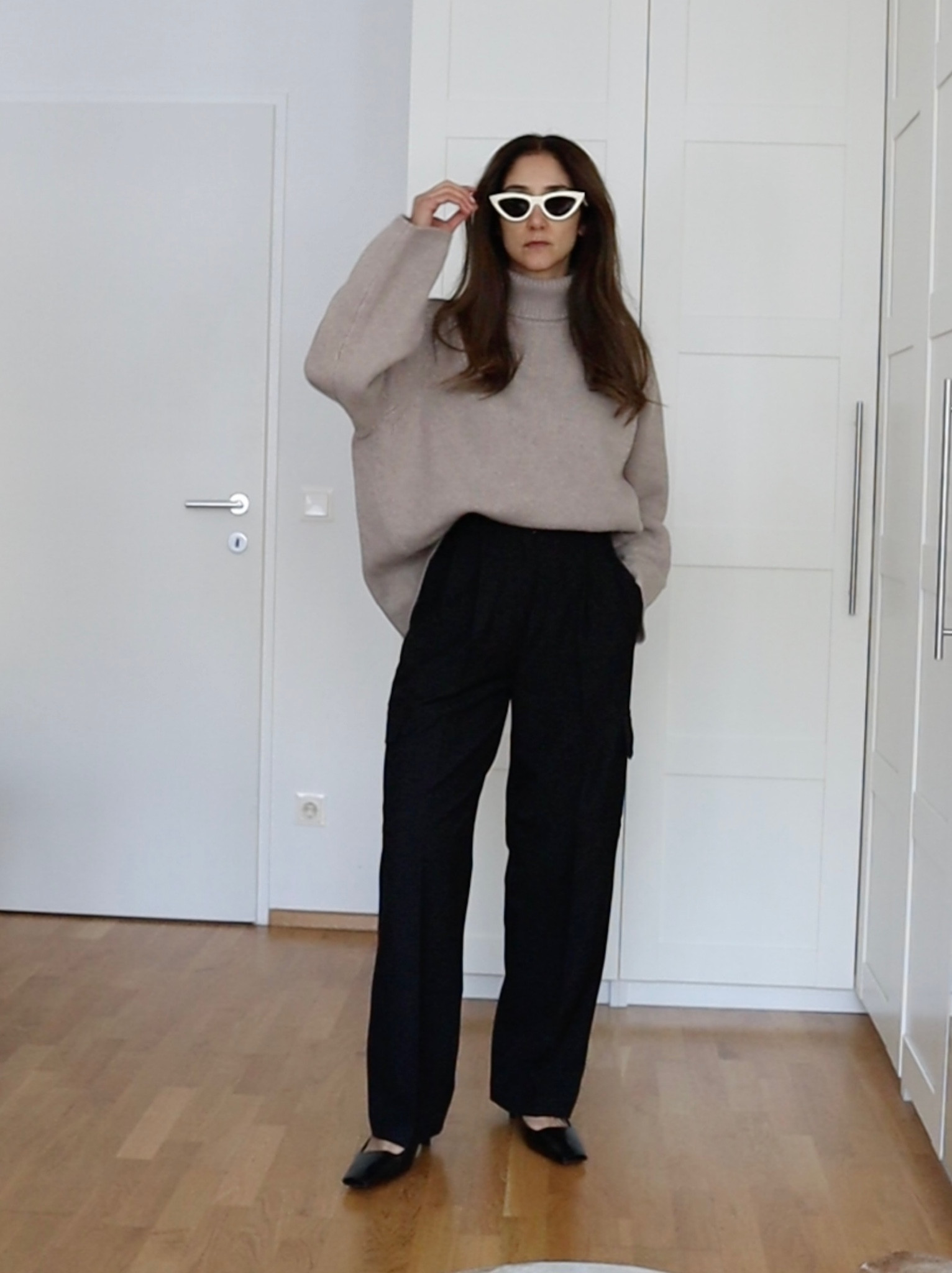 Oversized jumper by Toteme size S
Cargo trousers/pants size S

#LTKstyletip #LTKSeasonal #LTKworkwear