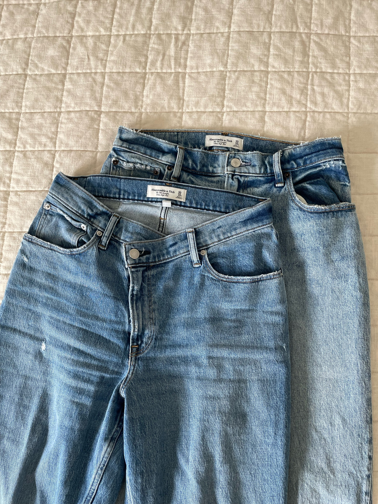 my jeans are on sale now at Abercrombie! use code AFLTK for 25% off site wide

I am 5'2 and wear a 30S


#LTKcurves #LTKunder100 #LTKxAF