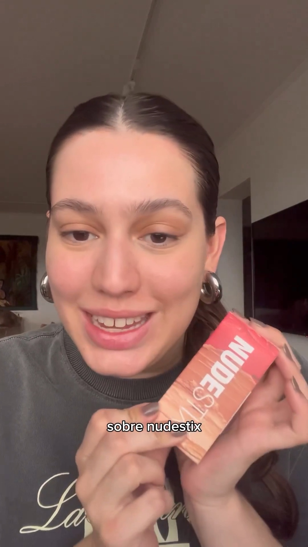 a Nude Stix está entre nós! semana passada tive uma imersão sobre a marca com as fundadoras que me deixou ainda mais empolgada com a chegada na Sephora Brasil 🖤 amo a proposta da marca de fazer produtos versáteis, fáceis de usar e minimalistas (e tudo isso com fórmulas clean!!!)

o kit que mostrei no vídeo é o “roses n’ honey” que vem com miniaturas do bronzer, blush e iluminador

#LTKbrasil #LTKbeauty
