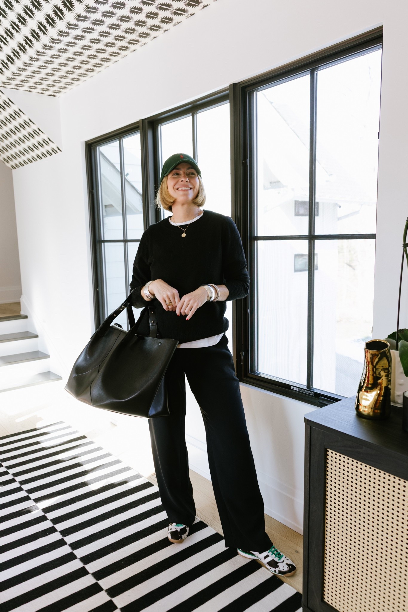 An easy effortless travel outfit 🖤💚