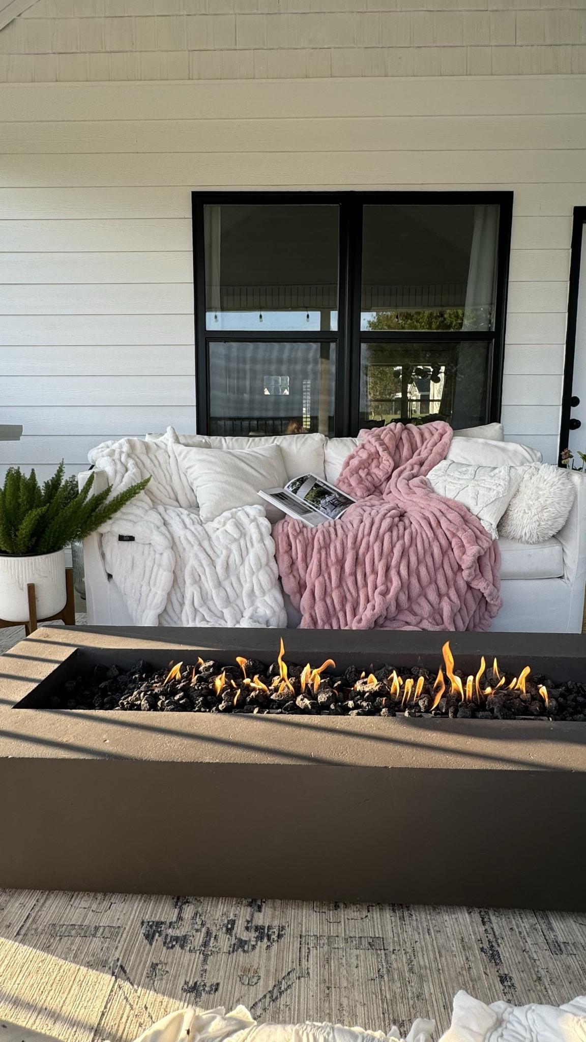 Lola blankets code SARAHRAY for 55% off Black Friday sale!! it works on everything!!

#LTKGiftGuide #LTKHoliday #LTKCyberWeek