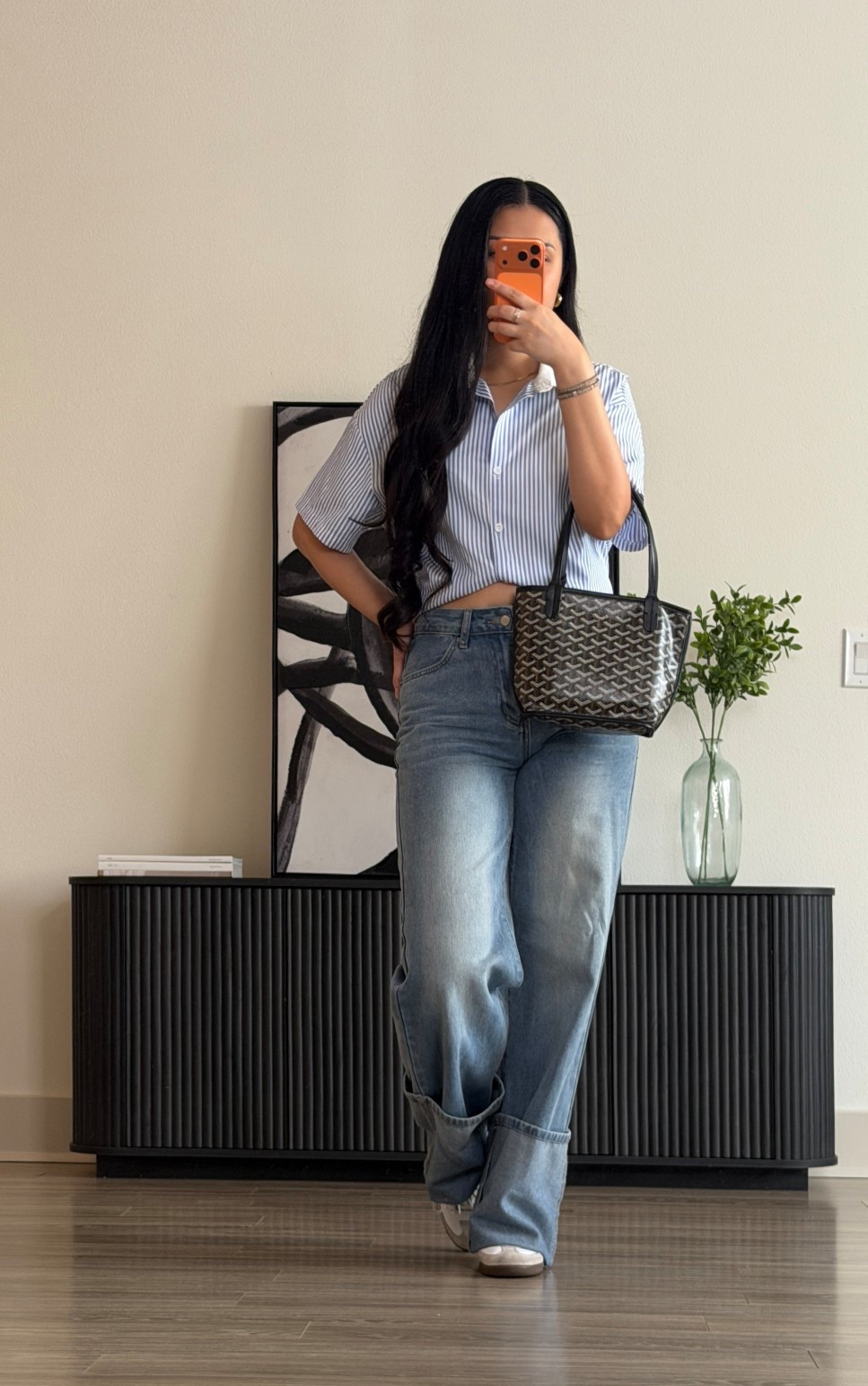 Casual elevated outfit of the day paired with sneakers 🤍 

Top size medium (tied the back for a crop effect)
Jeans size 27

Running errands outfit, mom outfit, cute outfit, spring outfit

#LTKootd