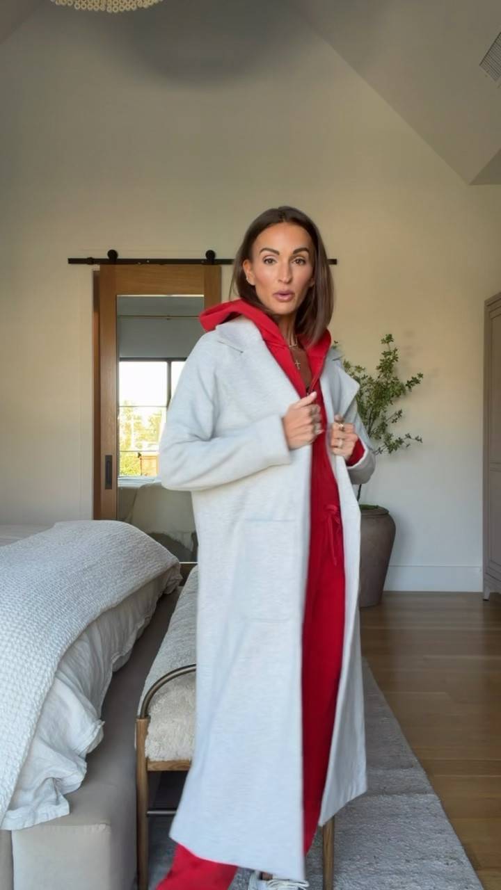 vuori is just SO good! 🙌🏼 the best quality and just has an elevated look while still feeling like loungewear 😍