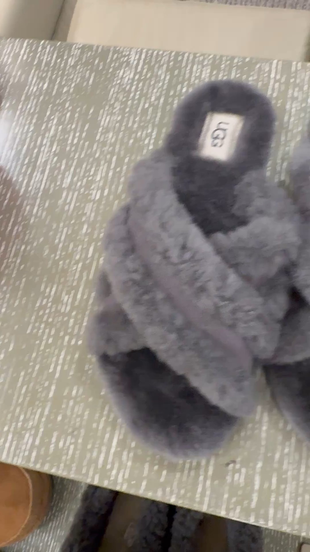 Alyssa a fan fave_ the UGG slippers are a YES 

#LTKSaleAlert #LTKOver40 #LTKFindsUnder100