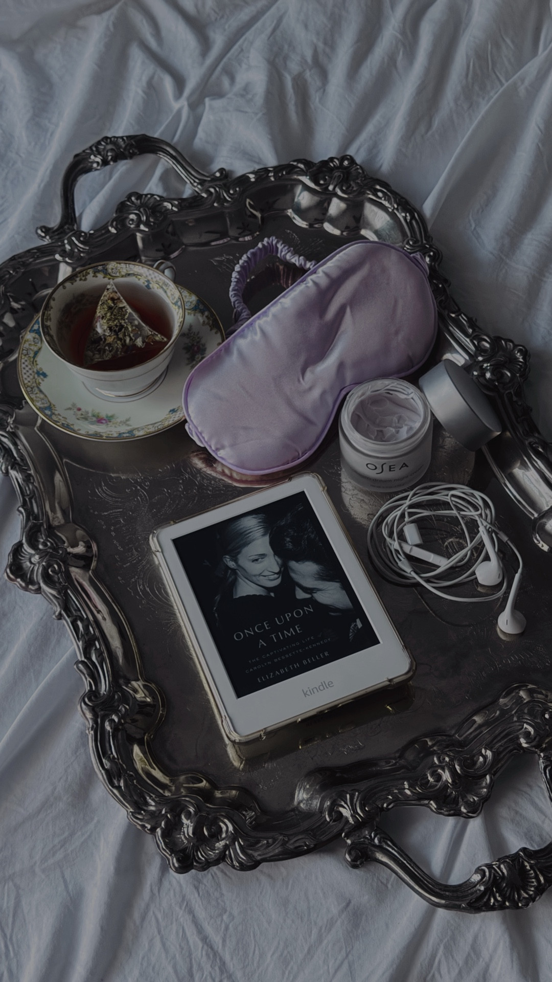 Who else has been watching Love Story? I loved it so much that I started reading the CBK book it was based on!

Sharing my fave self care essentials to help me reset for the week ahead. 