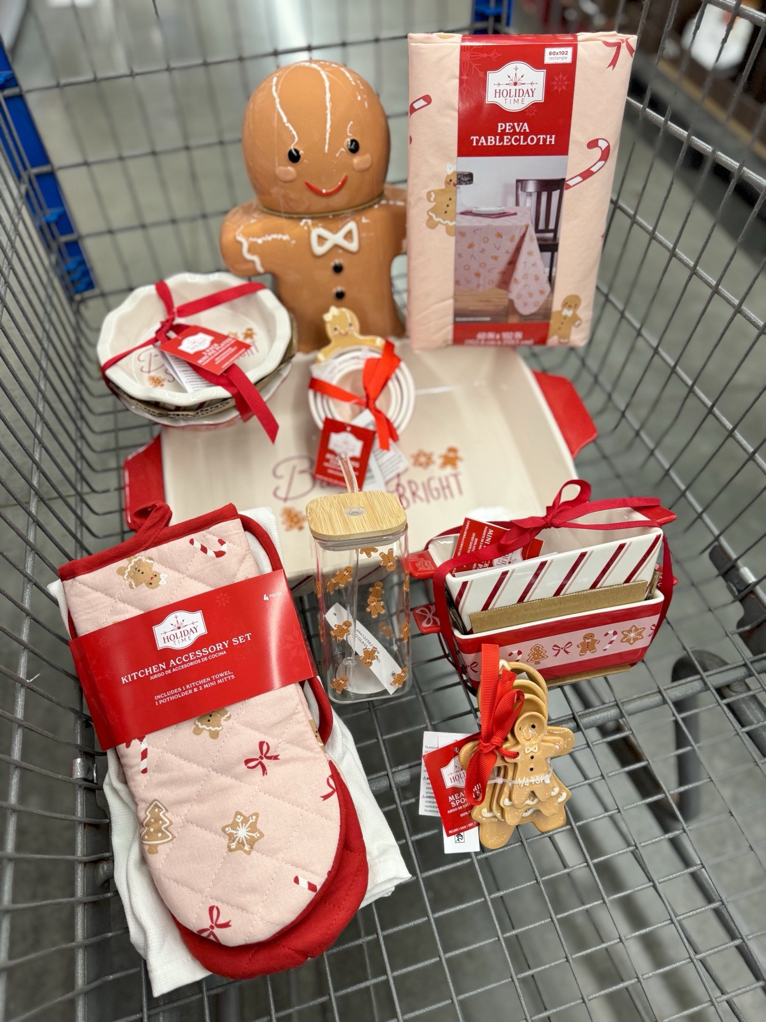 Literally had to leave Walmart so I didn’t buy it all! 

#LTKHome #LTKSeasonal #LTKHoliday