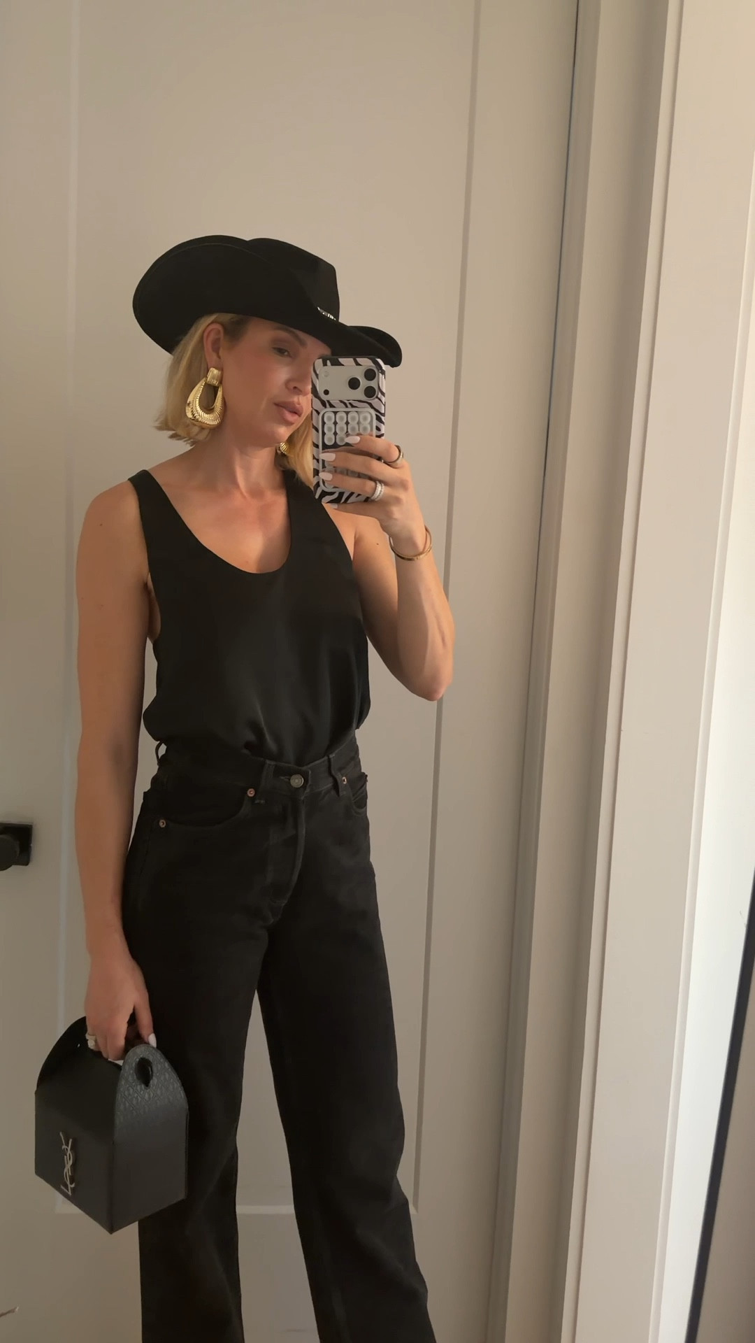 I ended up changing the bag. I didn’t like how the golden match the silver.😅 Sally I’m not able to link the tank, but I link some ones that look identical below. Jeans and sandals run tts


@12th Tribe @dolcevitadesign 

#LTKootd #LTKTall #LTKdayinmylife