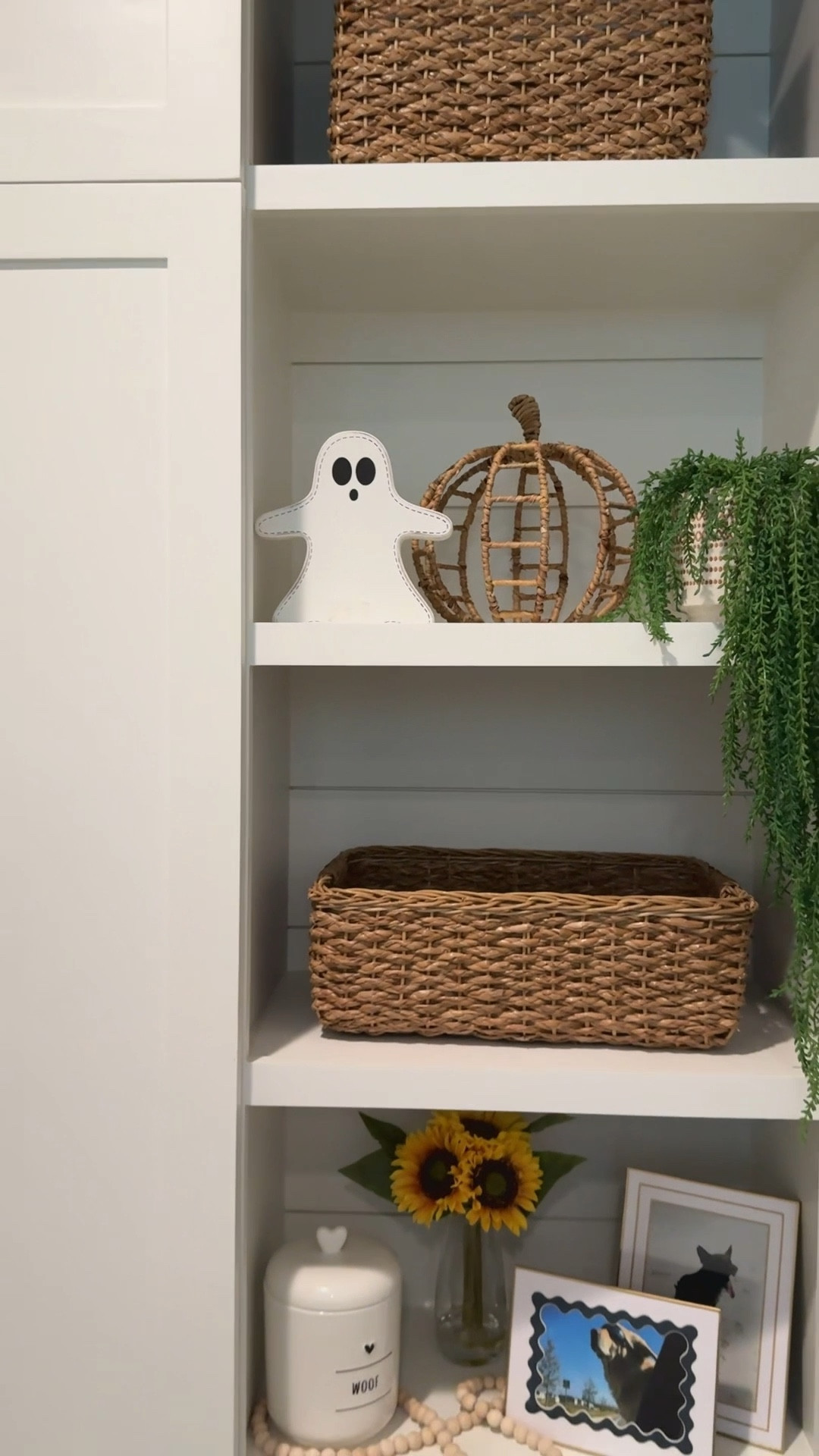 Just a little ✨spooky swap✨ Keeping all the cozy fall vibes, just adding a touch of Halloween magic 👻🍂
#HalloweenDecor #FallToHalloween #NeutralHomeDecor #SpookySeason #ShelfStyling #FallDecorIdeas #HalloweenHome #CozyHomeVibes #SpookyButCute

#LTKSaleAlert #LTKSeasonal #LTKHome