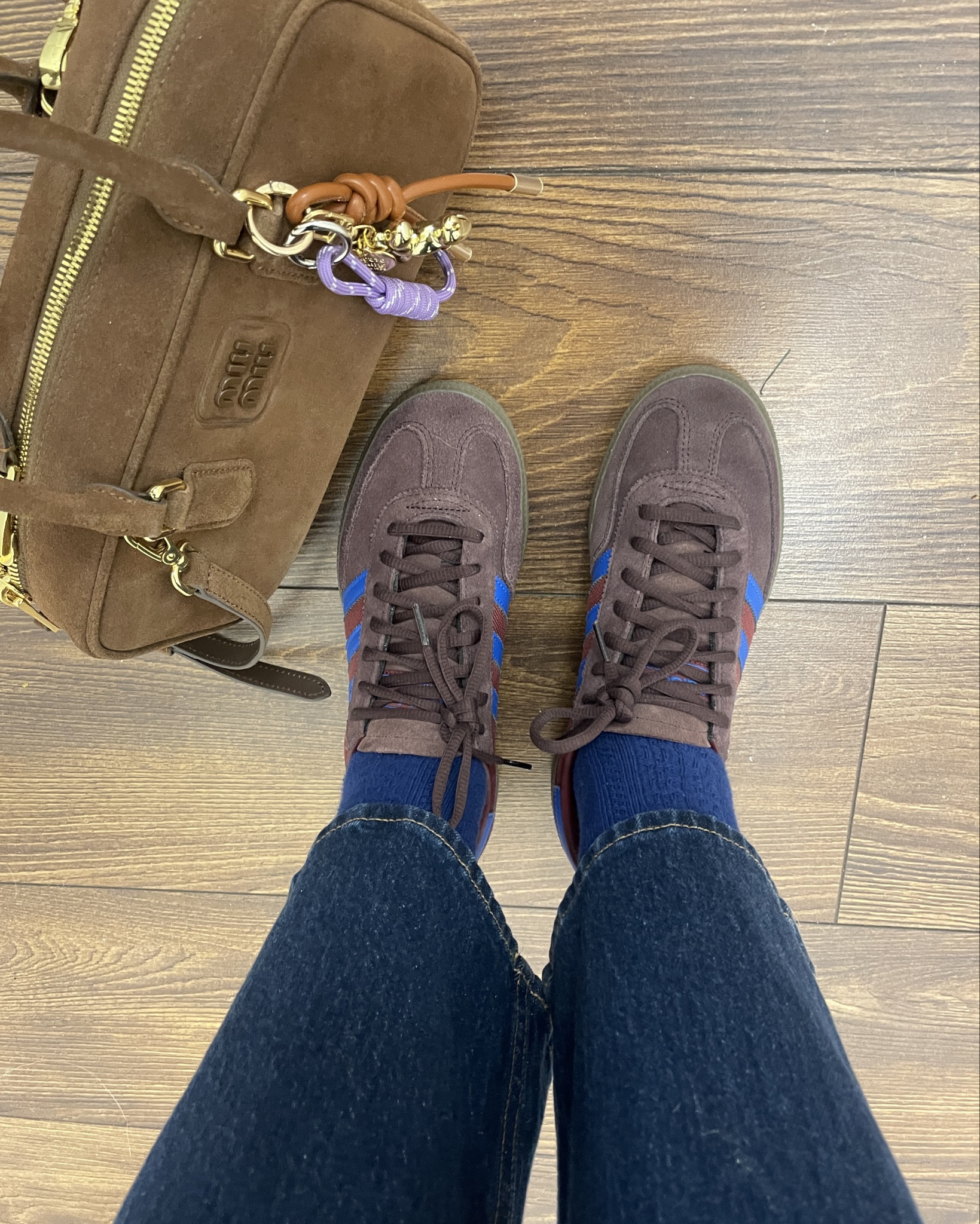 OOTD to hit the stores for last minute Christmas Shopping 🛍️ 

& Other Stories- Alpaca Jumper (2 years ago)
Abercrombie Mid rise relaxed jeans - *gifted
Adidas Spezial’s- * gifted
Miu Miu Arcadia bag- last year’s 
Miu Miu Sunnies  

#easyoutfitsformaturewomen #outfitsforover40
#fashionover50


#LTKgrwm #LTKootd #LTKHoliday