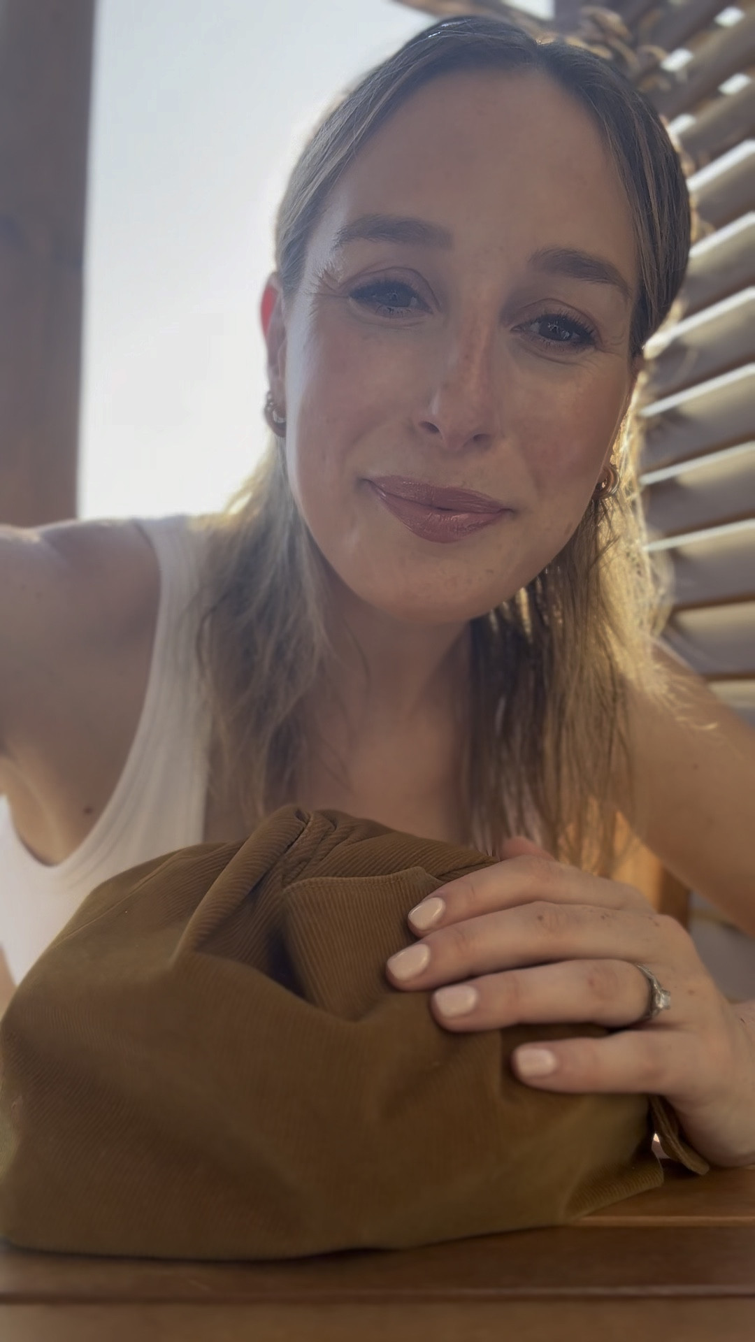 Products that make getting ready in minimal time on holiday a breeze 

Makeup:

@lauramercier real flawless concealer in 1N1
@lorealparis true match serum in light 
@merit flush balm in Beverley hills
@chanel.beauty bronzer in 390
@yslbeauty mascara and lip glaze in 15
@charlottetilbury wonderflow primer, pillow talk lip liner and eyeshadow palette 
@beautypie sculpting brow gel

Hair:
@bumbleandbumble thickening spray
@kerastase_official ciment thermique 

Wearing a L in the bra and shorts 

I don’t brush anywhere but the very front then the hair behind the ear tuck is essential to leave till dry to get a nice little face kink Summer makeup
Holiday makeup
Makeup recommendation
Easy makeup
Glowy makeup 
5 minute makeup  

#LTKbeauty #LTKSeasonal #LTKeurope