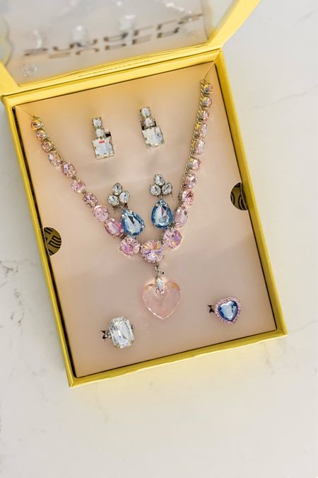 The other item going in our #LTKtoddler’s stocking is this adorable jewelry set from Super Smalls! Sophie is always admiring my jewelry so I thought I’d get her a few pieces of her own. Definitely a great #StockingStuffer idea for little ones interested in sparkly things / dressing up.

#LTKkids #LTKGiftGuide