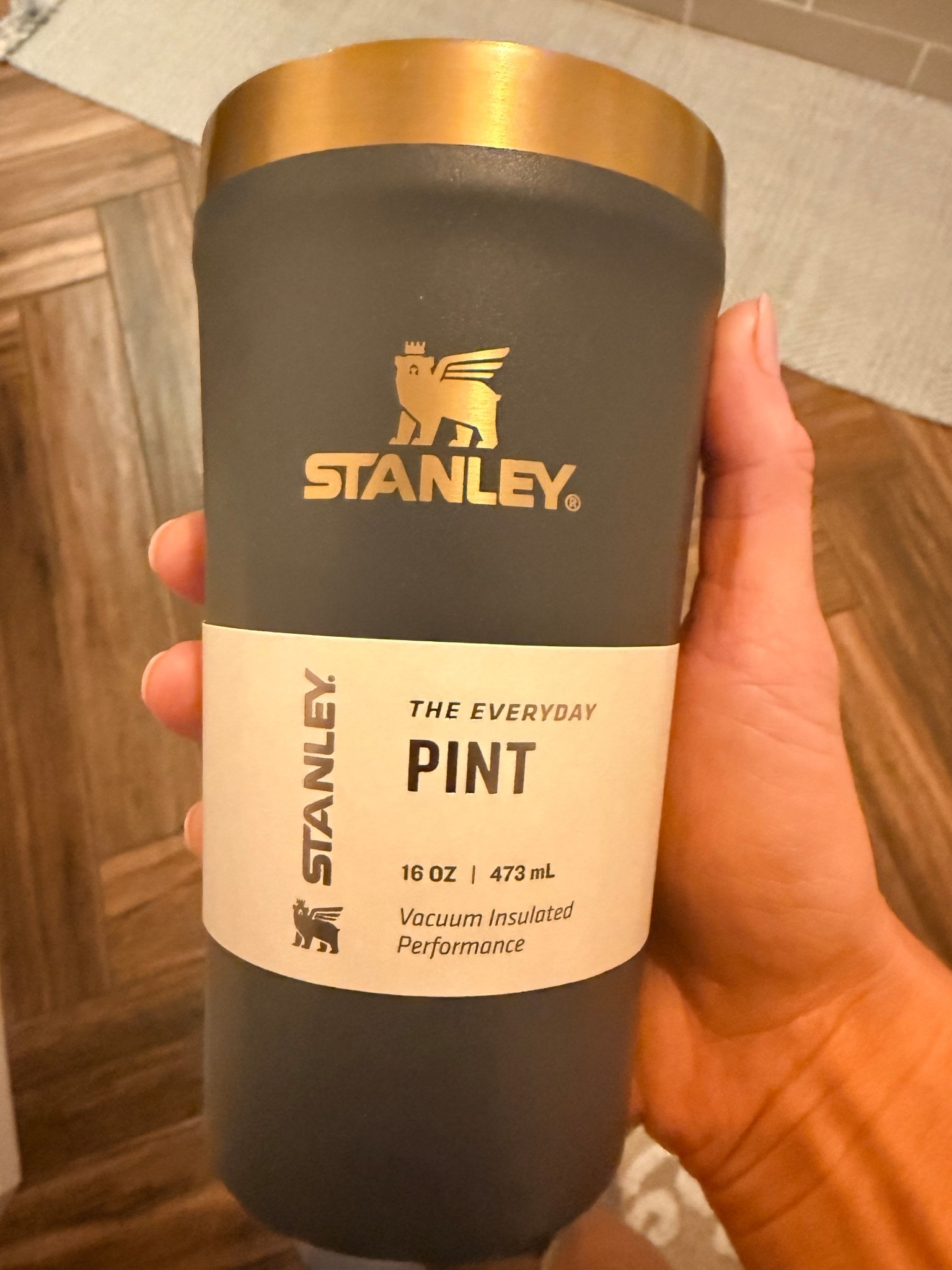 This Stanley Everyday Pint is my new everything—coffee stays hot, cocktails stay cold, and it somehow looks chic doing both. Matte + gold = yes please.

If you see me carrying this around the house like it’s emotional support… mind your business. 🖤🥂
#StanleyCup #EverydayPint #HydrationButMakeItCute #HomeEssentials
