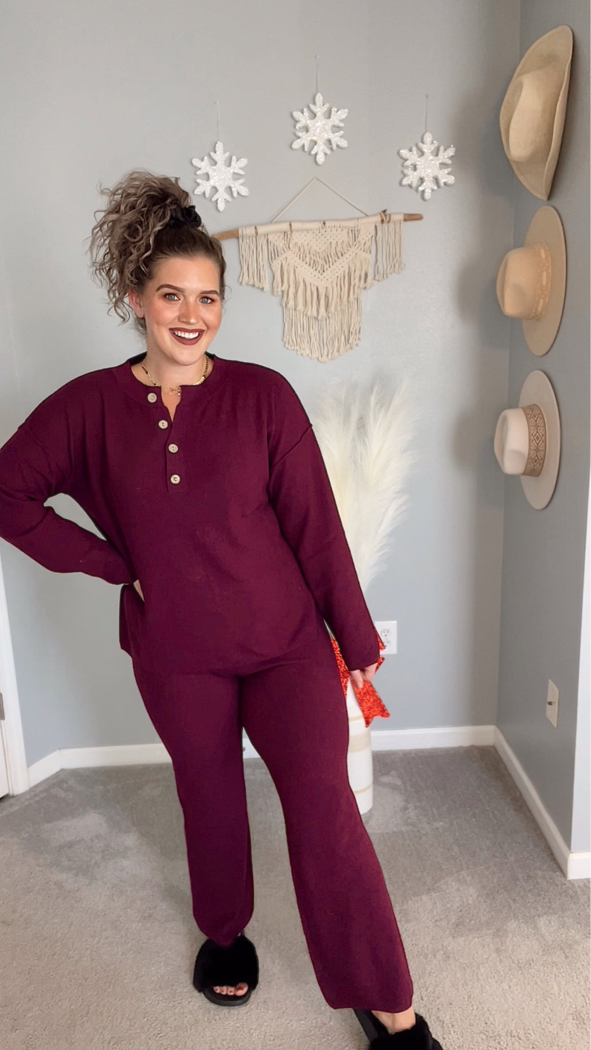 Midsize holiday outfit inspo 🥧🎄🎊
Size: L 
#midsizeoutfits #holidayoutfits #holidaylooks #fallfashion #fallstyle #styleinspo #holidayinspo #winterfashion #winterstyle #affordableoutfits #matchingset #comfystyle #skimsdupe #loungewear #loungeset #slippers #pajamas #pjs #sweaterset #freepeopledupe 

#LTKHoliday #LTKSeasonal #LTKcurves