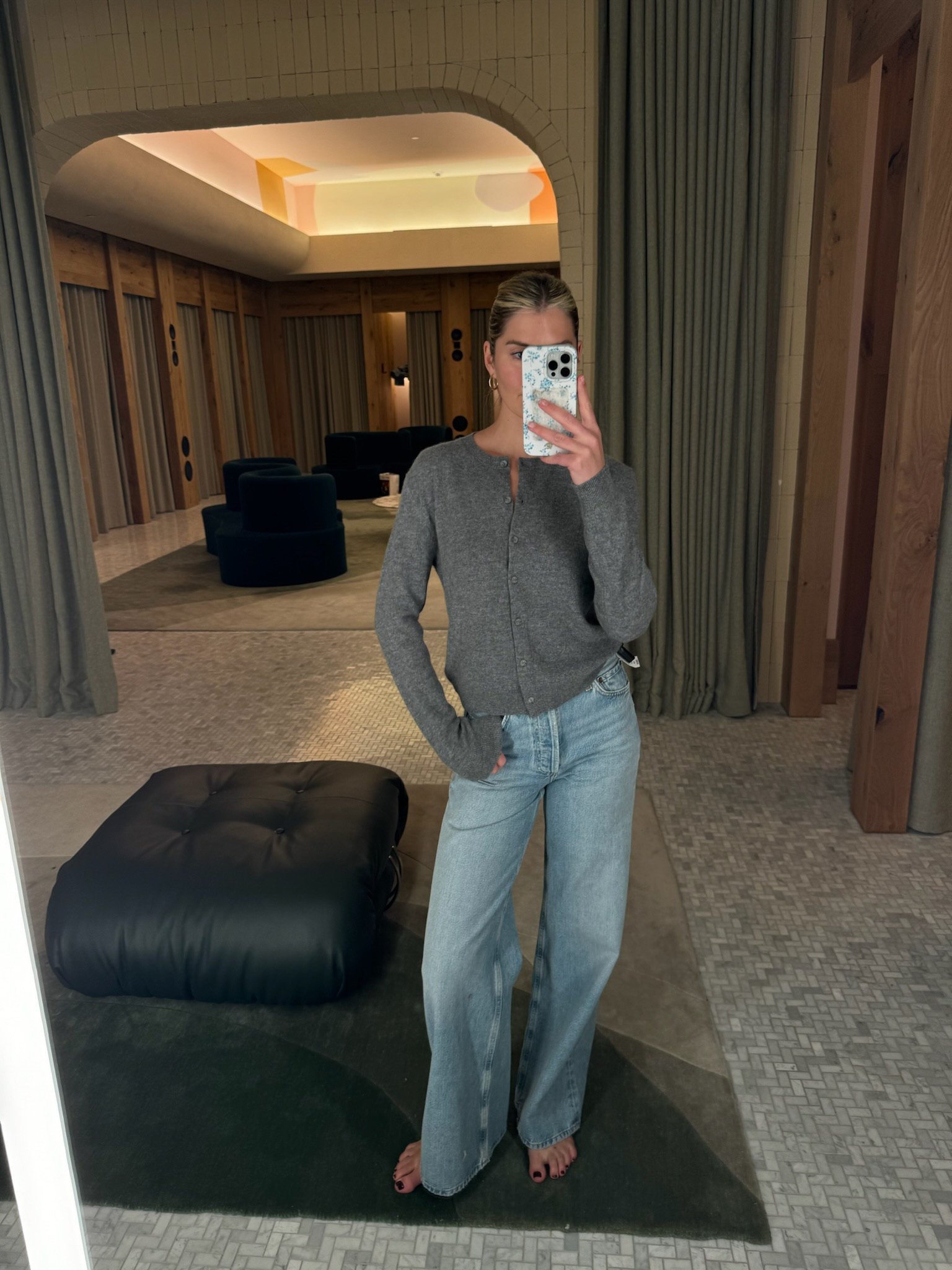 Aritzia Try On Haul!! Comfiest Cardigan!! 
wearing xs in top and 23 in jeans 

aritzia, try on haul, fall fashion, trendy fashion, aritzia too, aritzia jeans, aritzia fashion, chic style 

#LTKStyleTip