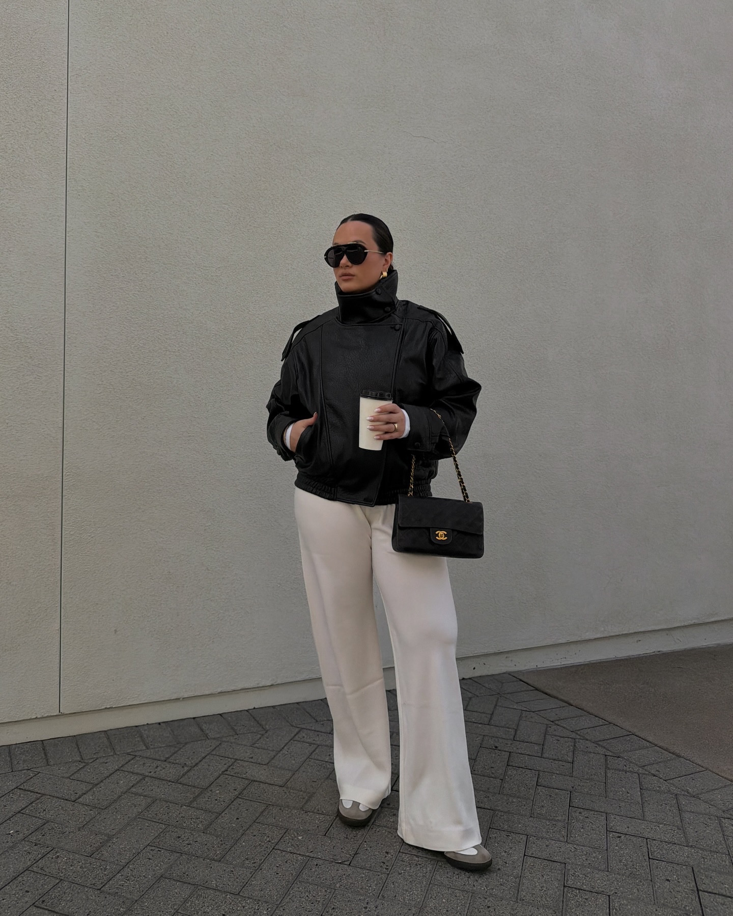 She’s backkkkk 🖤 happy Monday! Excited to get back to styling outfits more consistently while sprinkling in motherhood 

#zarajacket #momoutfit #motherhoodinstyle #springoutfits

#LTKmomlife #LTKWorkwear #LTKootd